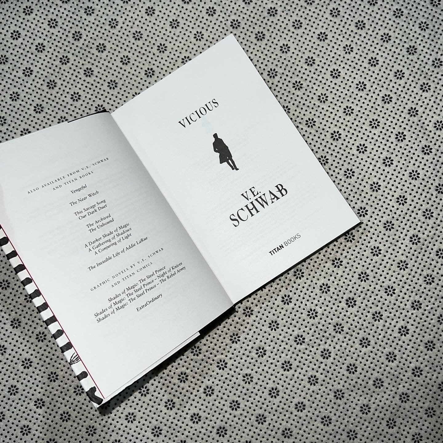 vicious the villains series book 1 by v e schwab