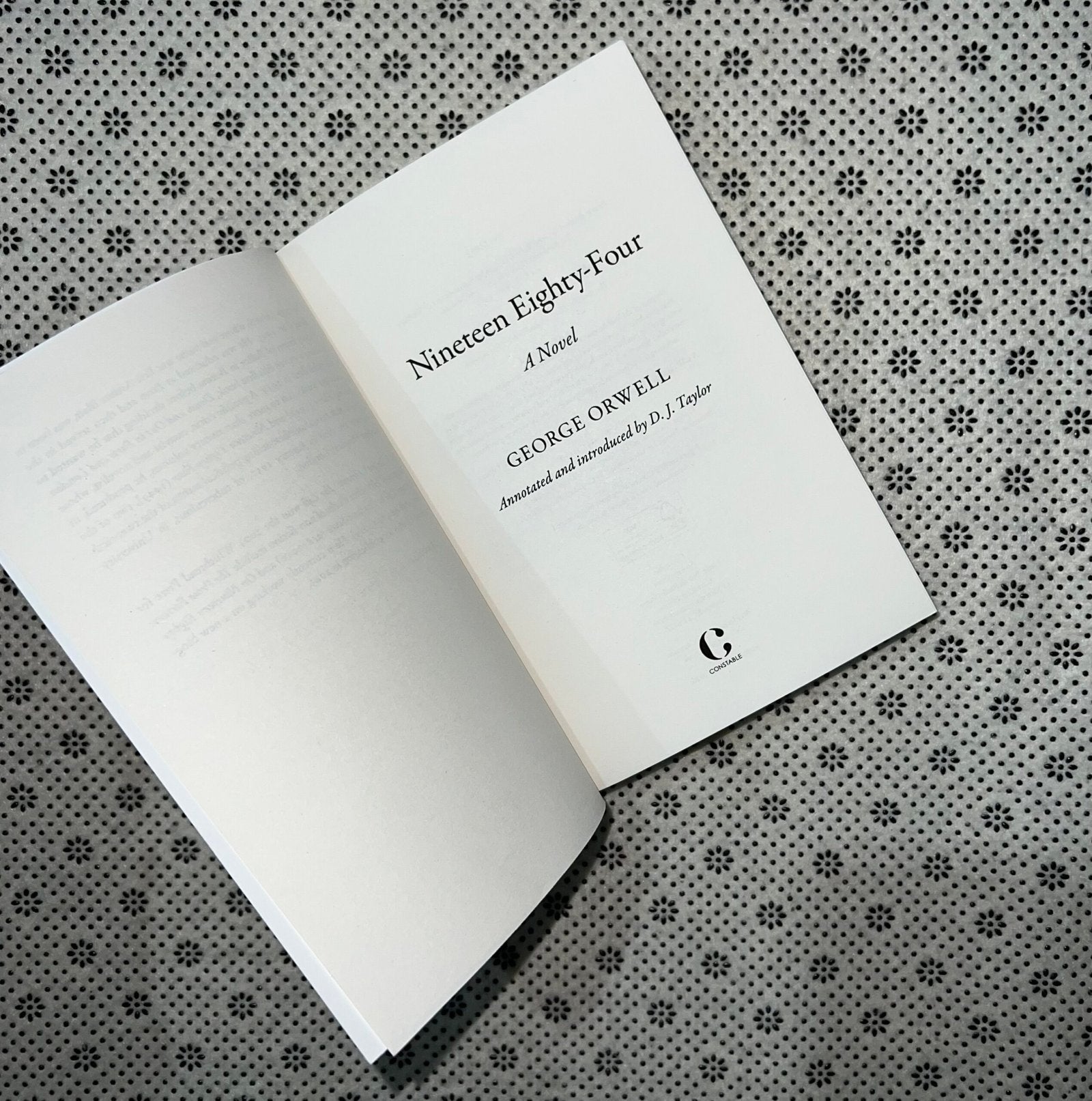 1984 introduced by d j taylor by george orwell