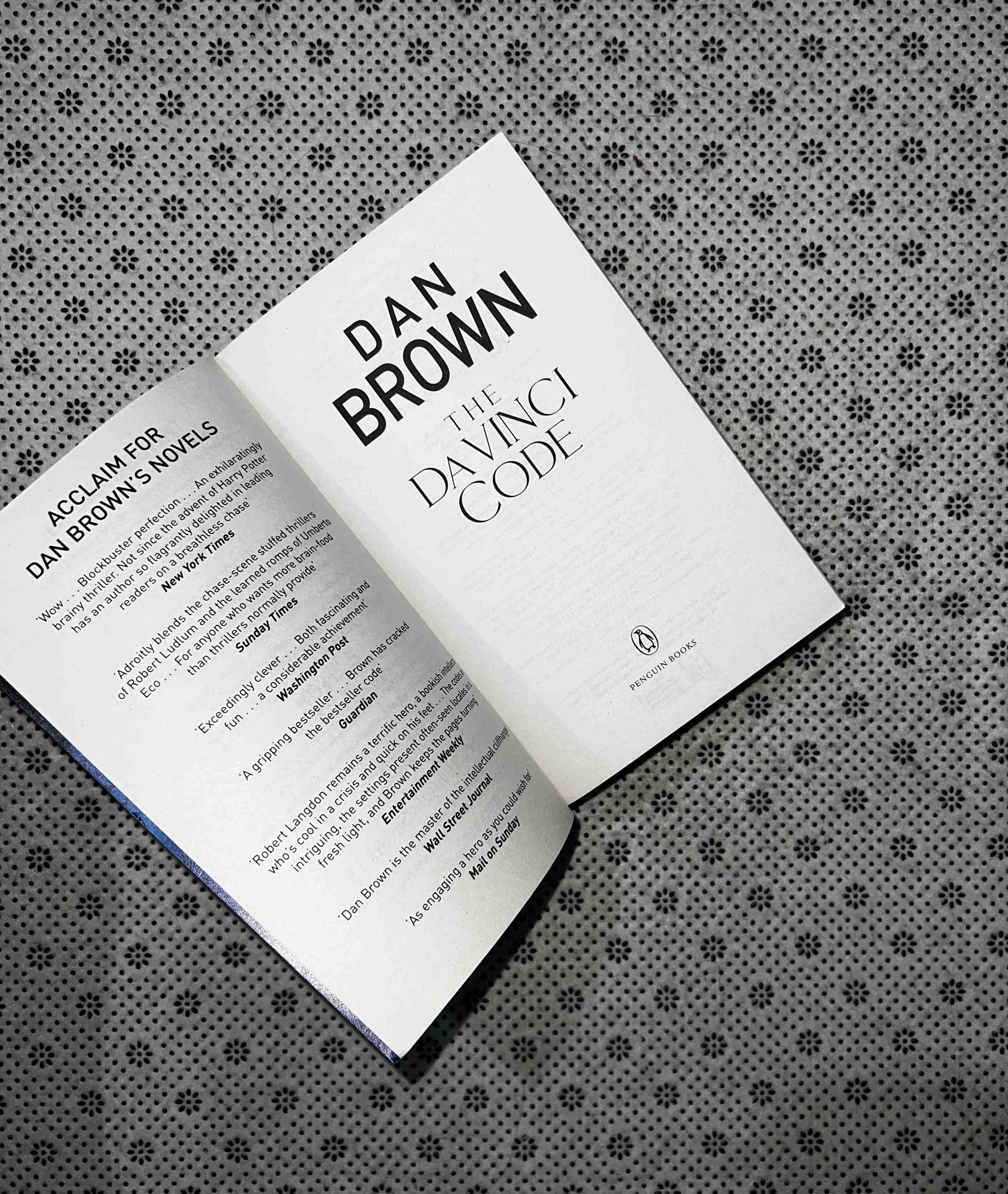 THE DA VINCI CODE: Robert Langdon Series (Book 2) by Dan Brown