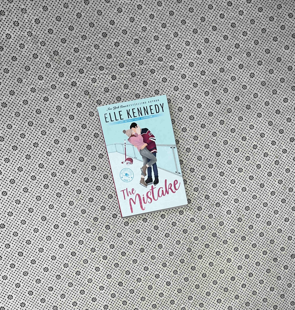 THE MISTAKE: Off Campus Series (Book 2) by Elle Kennedy