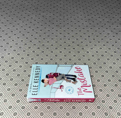 THE MISTAKE: Off Campus Series (Book 2) by Elle Kennedy