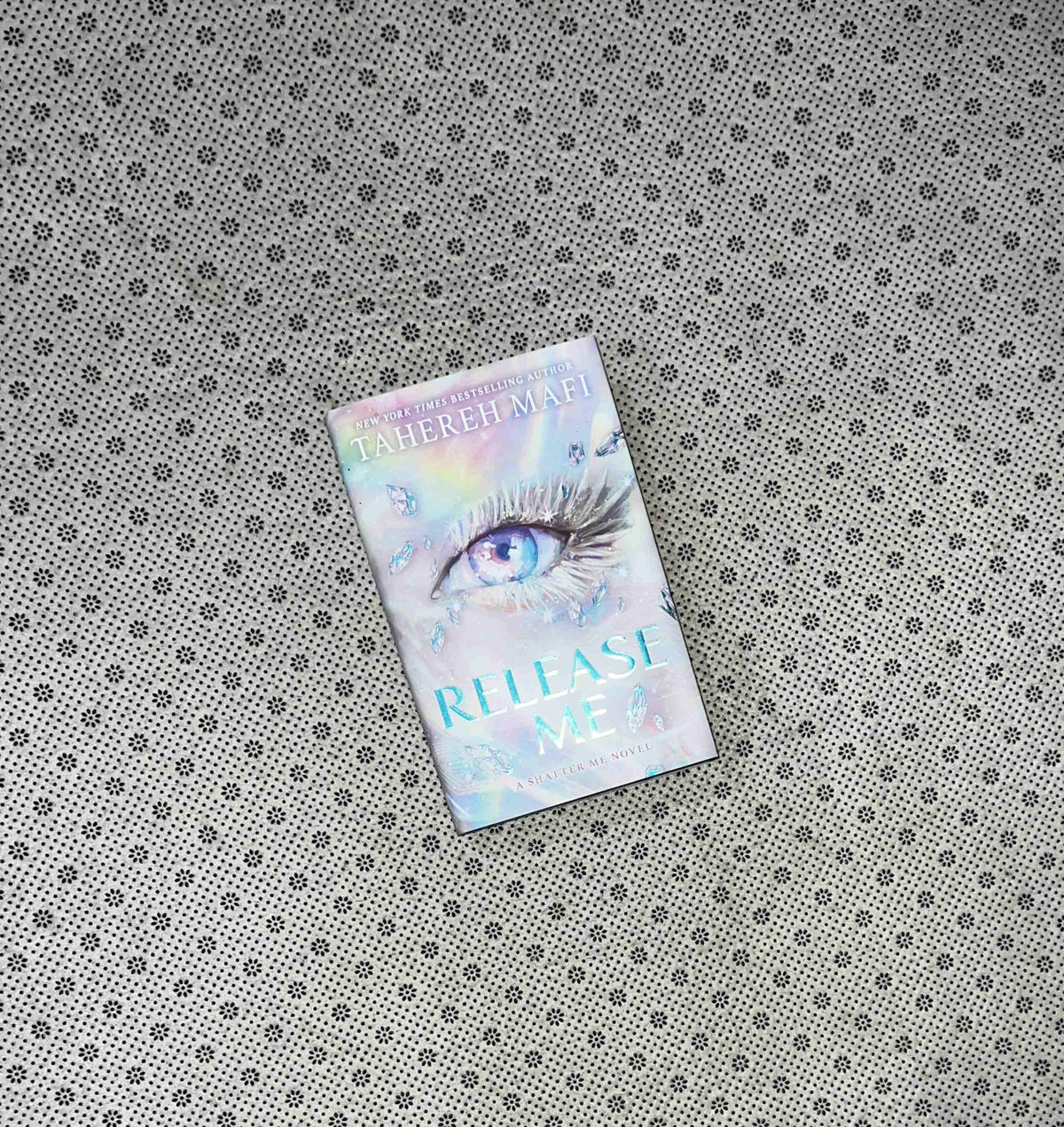 RELEASE ME: Shatter Me Series (the New Republic Book 2) by Tahereh Mafi