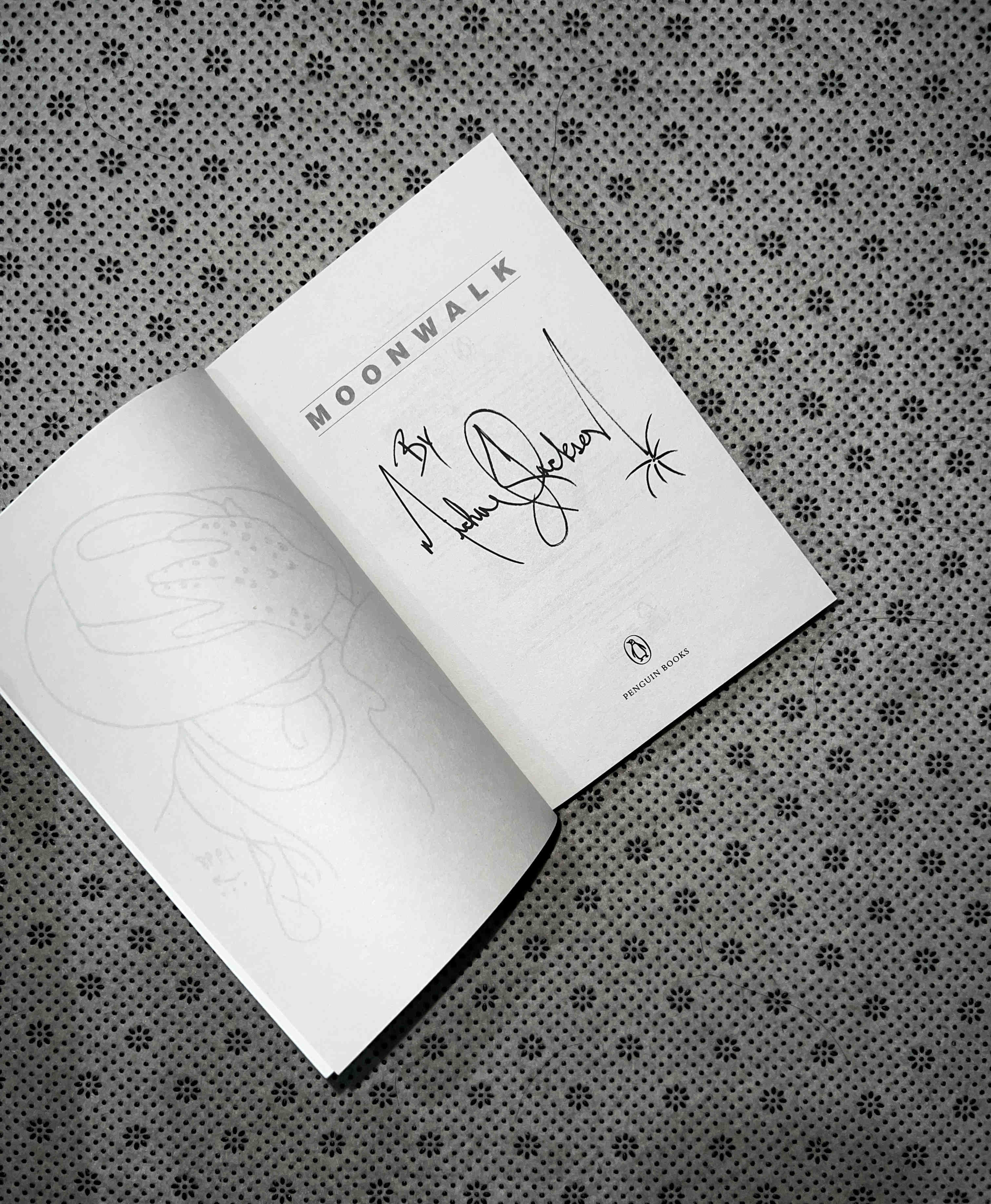 MOONWALK: Michael Jackson's Only Official autobiography by Michael Jackson