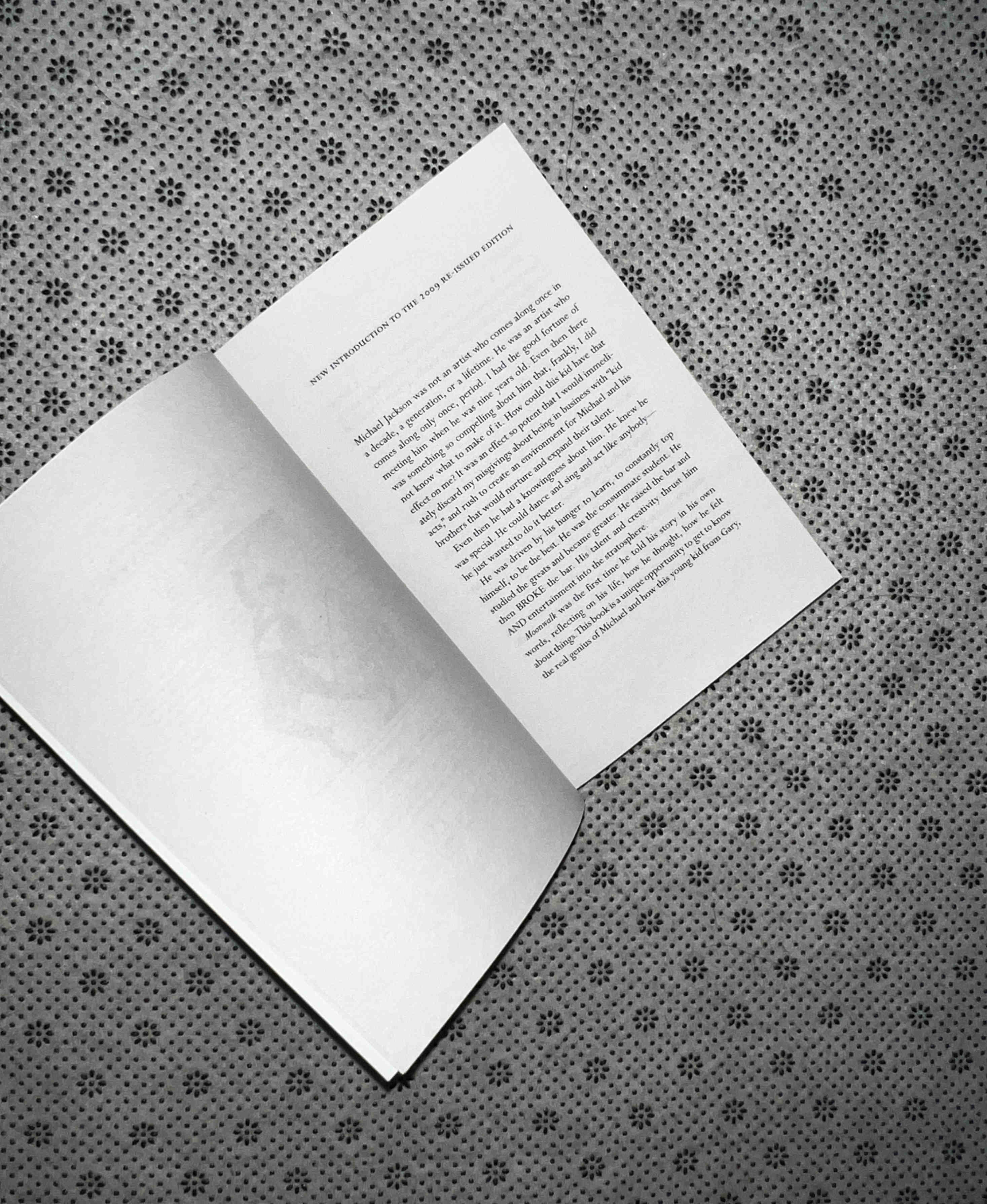 MOONWALK: Michael Jackson's Only Official autobiography by Michael Jackson