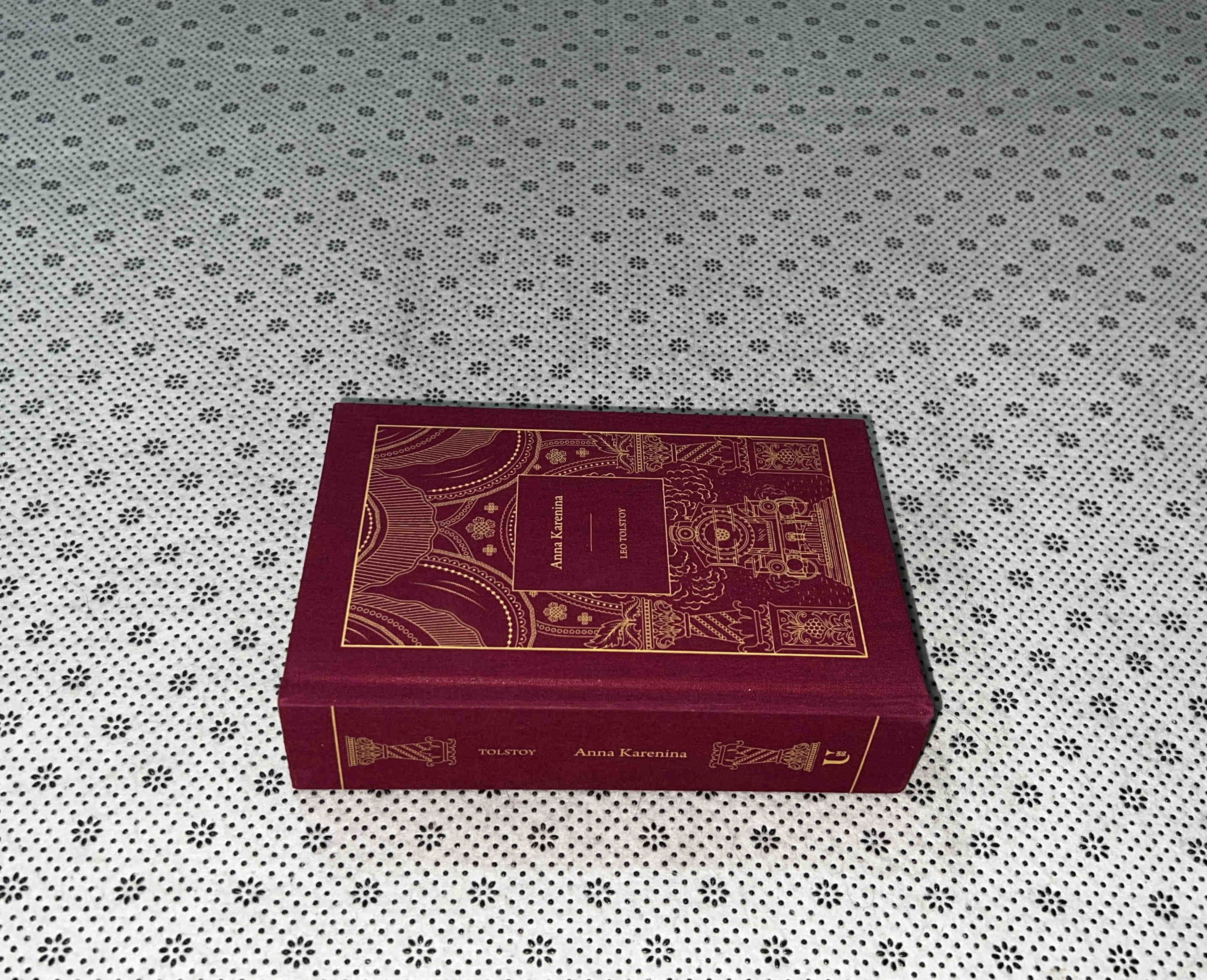 ANNA KARENINA (Signature Clothbound Editions) by Leo Tolstoy