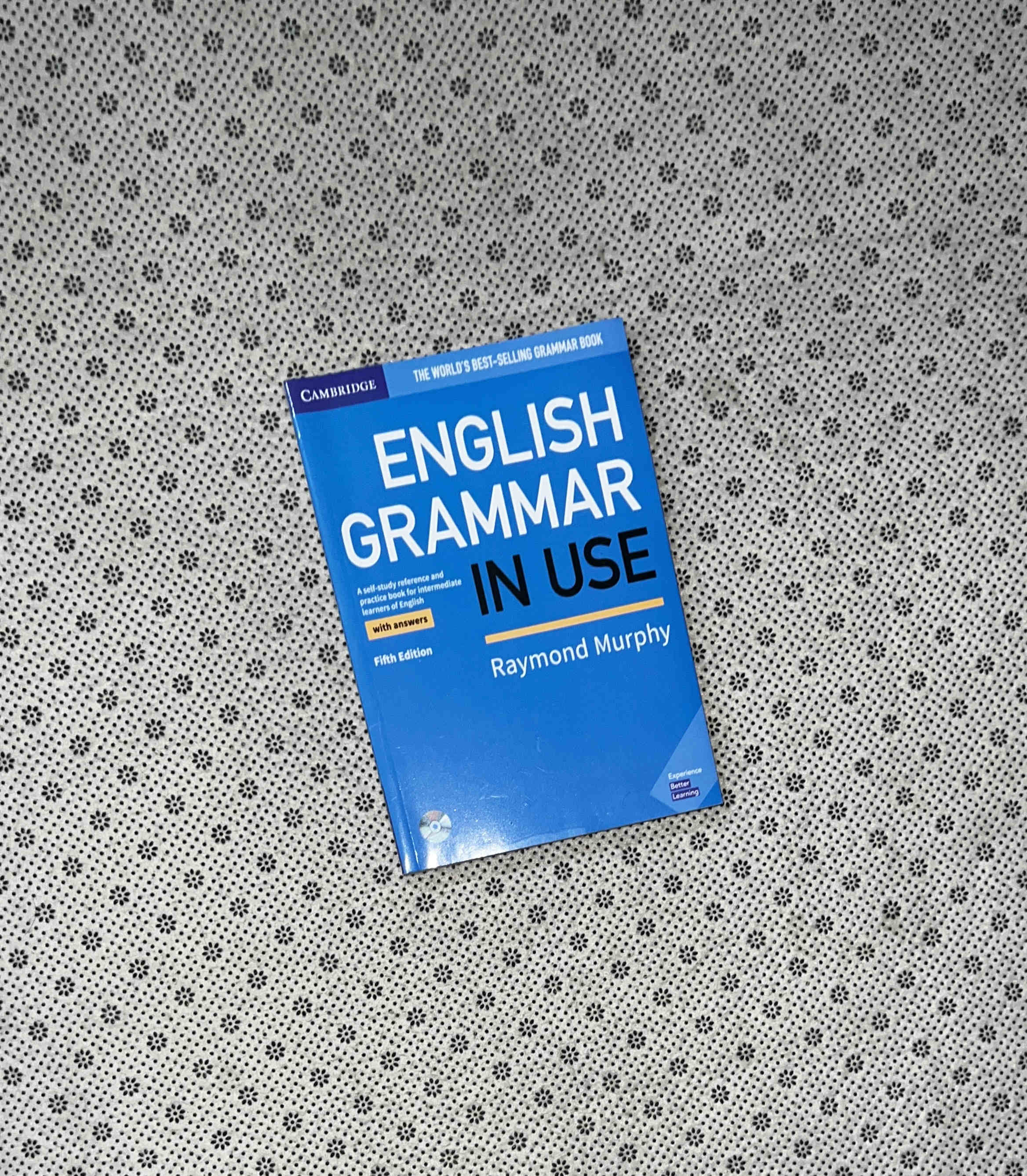 ENGLISH GRAMMAR IN USE BOOK WITH ANSWERS: A Self-Study Reference and Practice Book for Intermediate Learners of English by Raymond Murphy