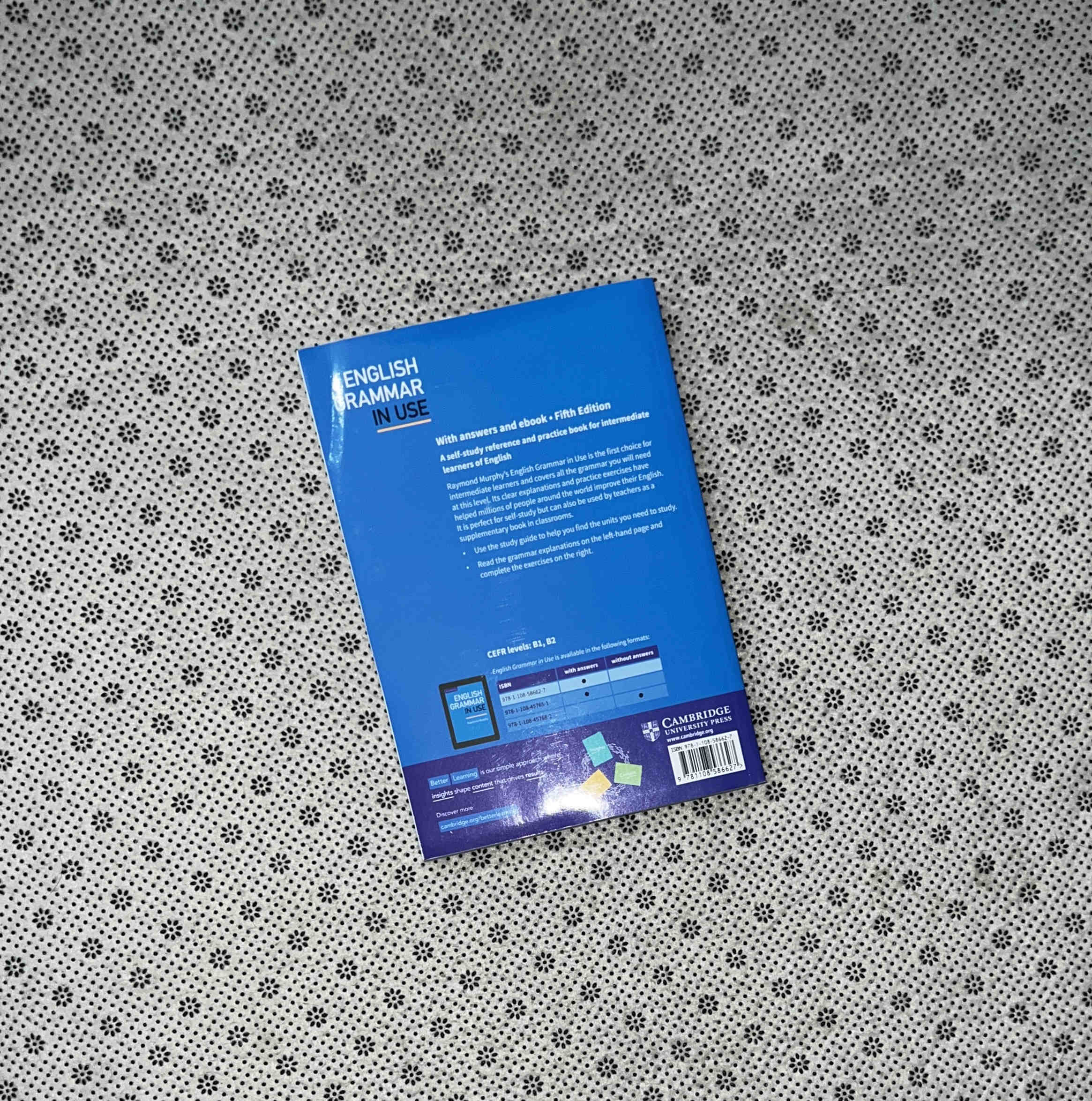 ENGLISH GRAMMAR IN USE BOOK WITH ANSWERS: A Self-Study Reference and Practice Book for Intermediate Learners of English by Raymond Murphy