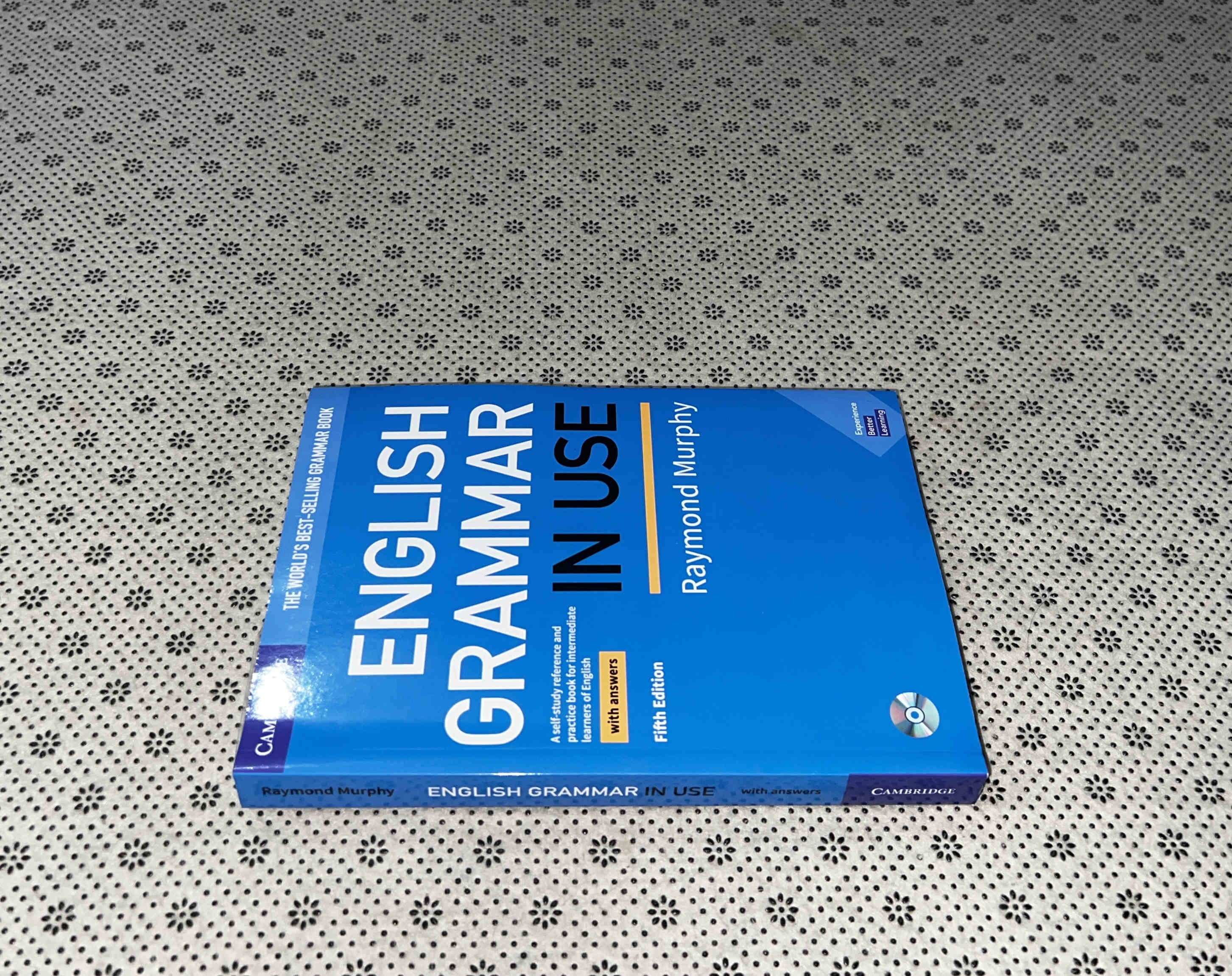 ENGLISH GRAMMAR IN USE BOOK WITH ANSWERS: A Self-Study Reference and Practice Book for Intermediate Learners of English by Raymond Murphy
