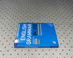 ENGLISH GRAMMAR IN USE BOOK WITH ANSWERS: A Self-Study Reference and Practice Book for Intermediate Learners of English by Raymond Murphy