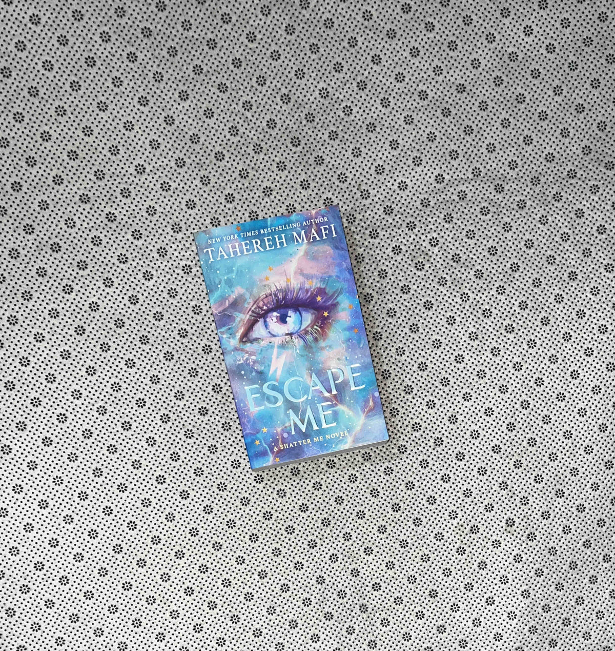 ESCAPE ME: Shatter Me Series: The New Republic (Book 3) by Tahereh Mafi