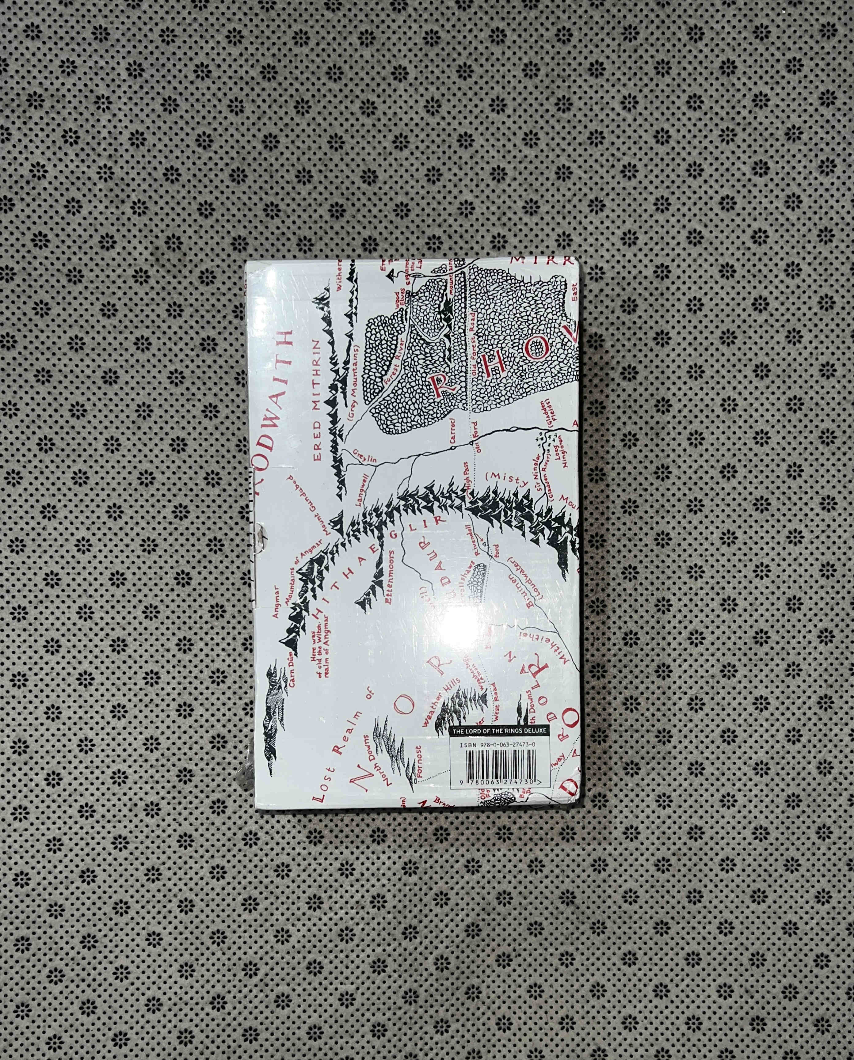 THE LORD OF THE RINGS (Illustrated Edition) by J.r.r. Tolkien