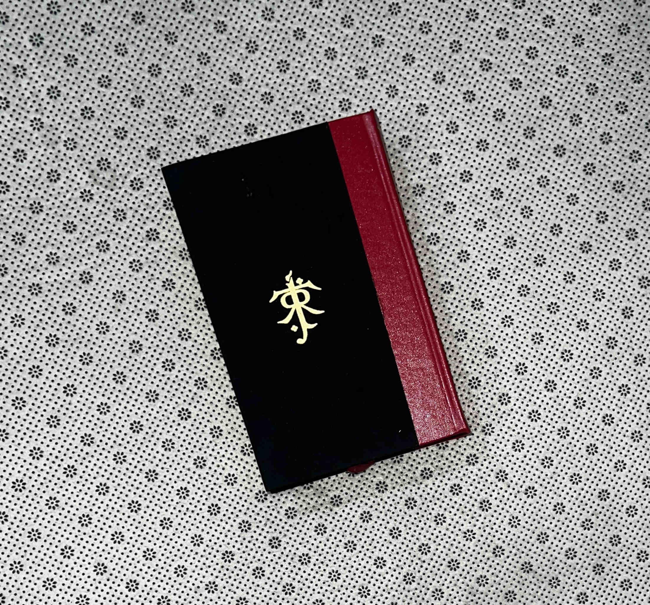 THE LORD OF THE RINGS (Illustrated Edition) by J.r.r. Tolkien