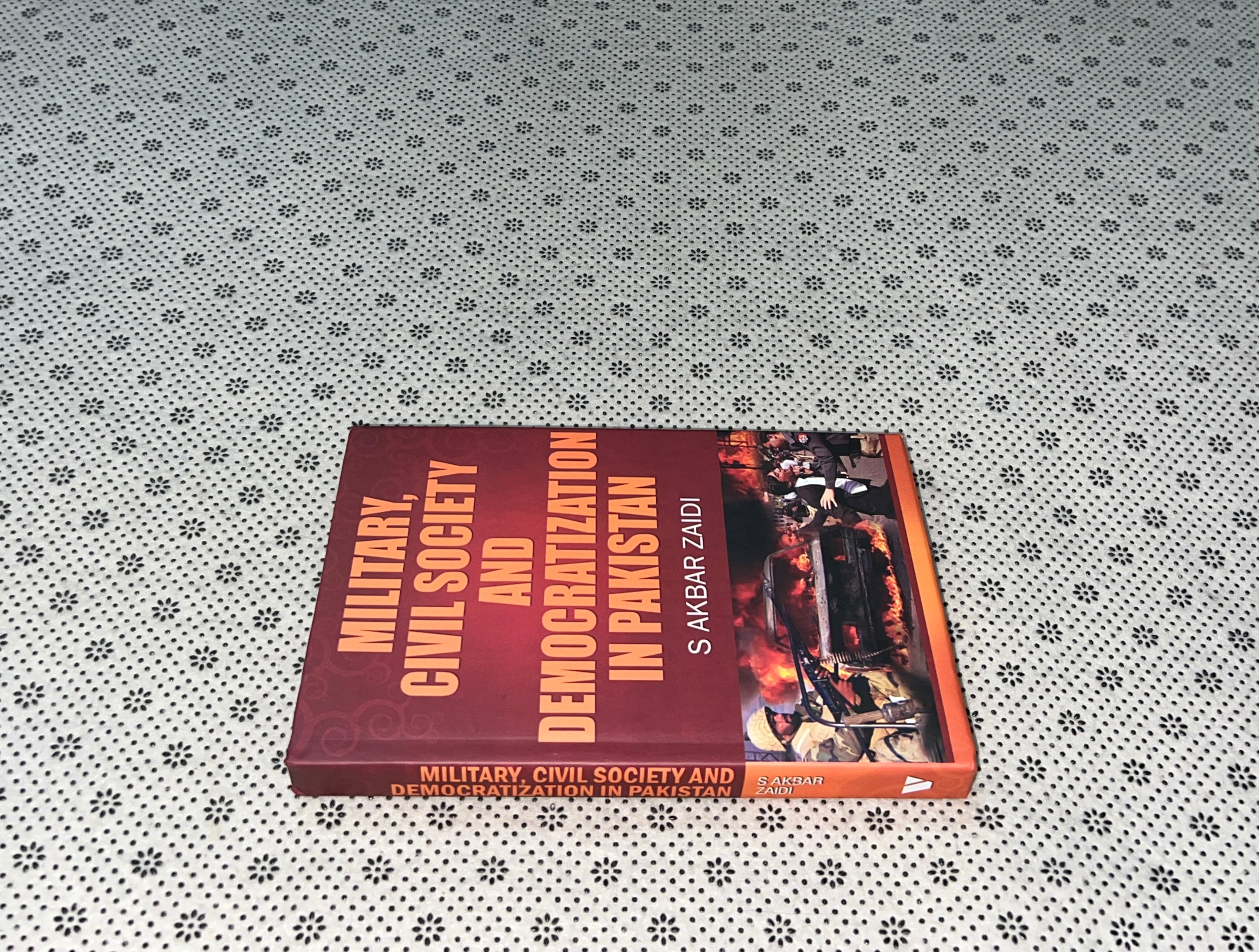 MILITARY, CIVIL SOCIETY AND DEMOCTATIZATION IN PAKISTAN by S. Akbar Zaidi