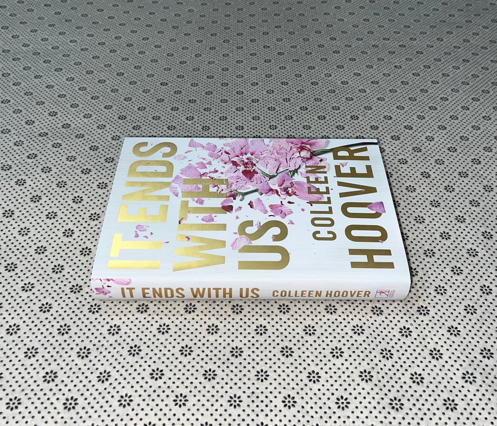 it ends with us it ends with us series book 1 collectors edition by colleen hoover