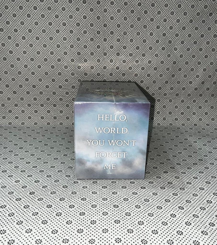 shatter me series 6 book box set includes shatter me unravel me ignite me restore me defy me imagine me by tahereh mafi
