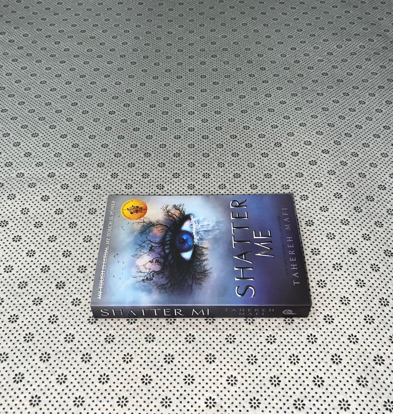 shatter me the shatter me series book 1 by tahereh mafi 2