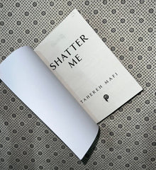 shatter me the shatter me series book 1 by tahereh mafi 2
