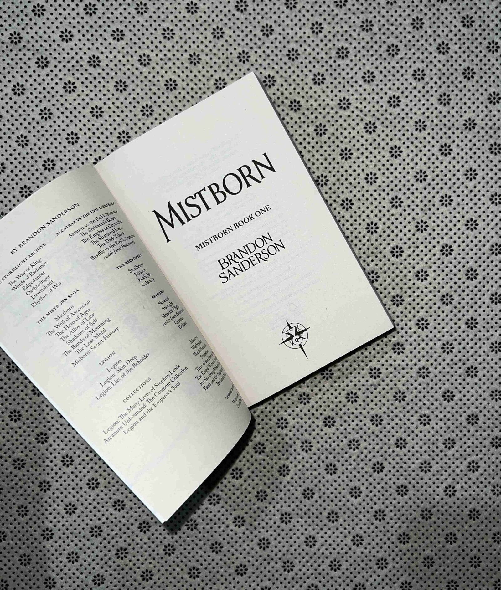 mistborn the mistborn series book 1 by brandon sanderson