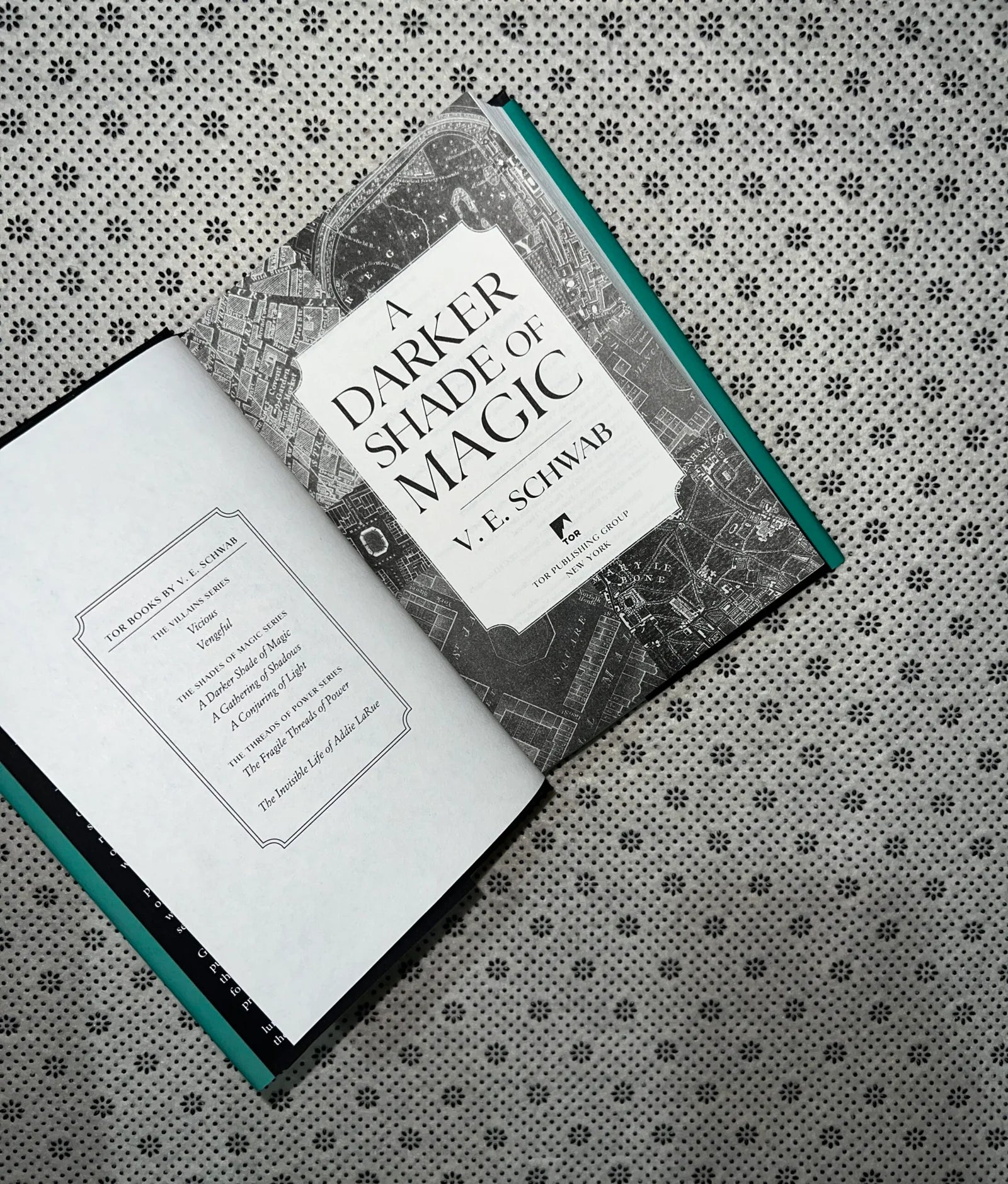 a darker shade of magic shades of magic series book 1 by v e schwab 2