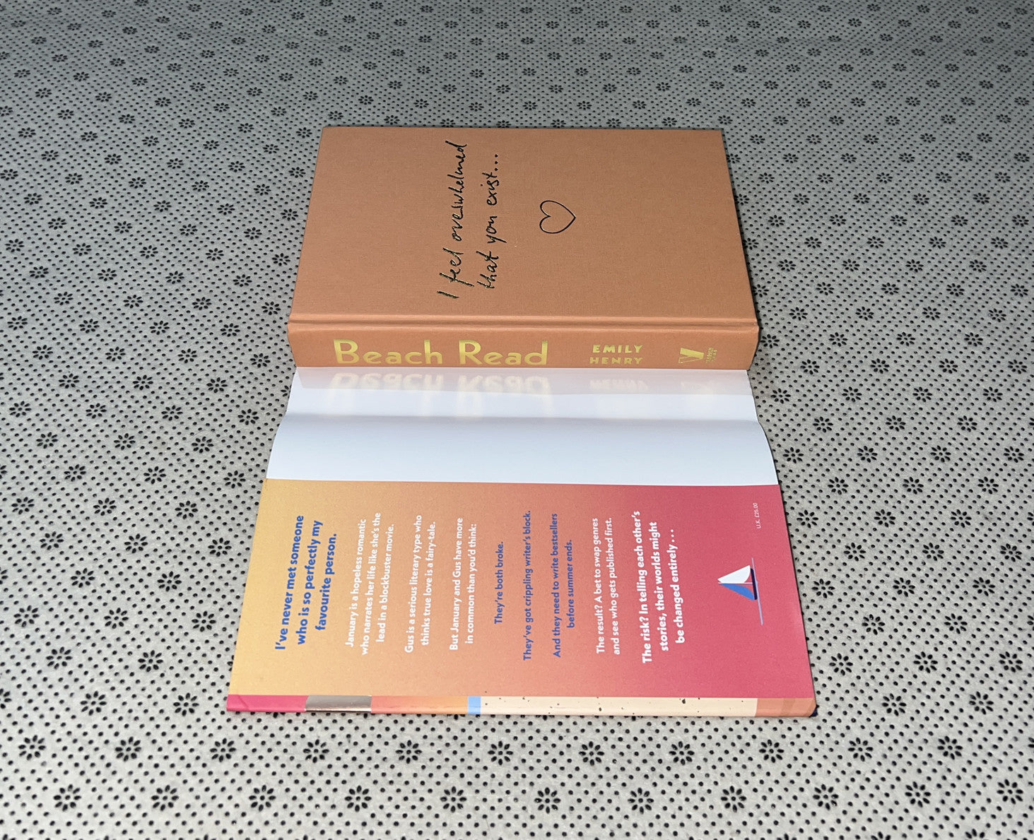 BEACH READ by Emily Henry