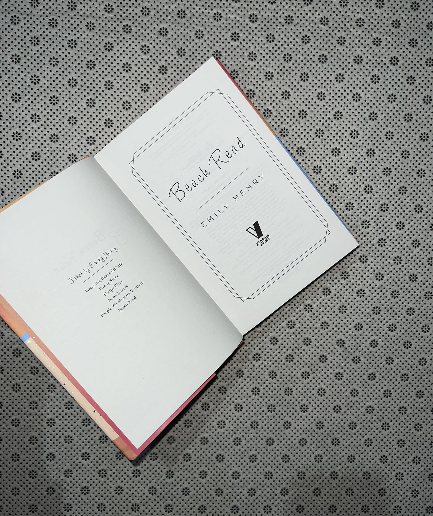 BEACH READ by Emily Henry