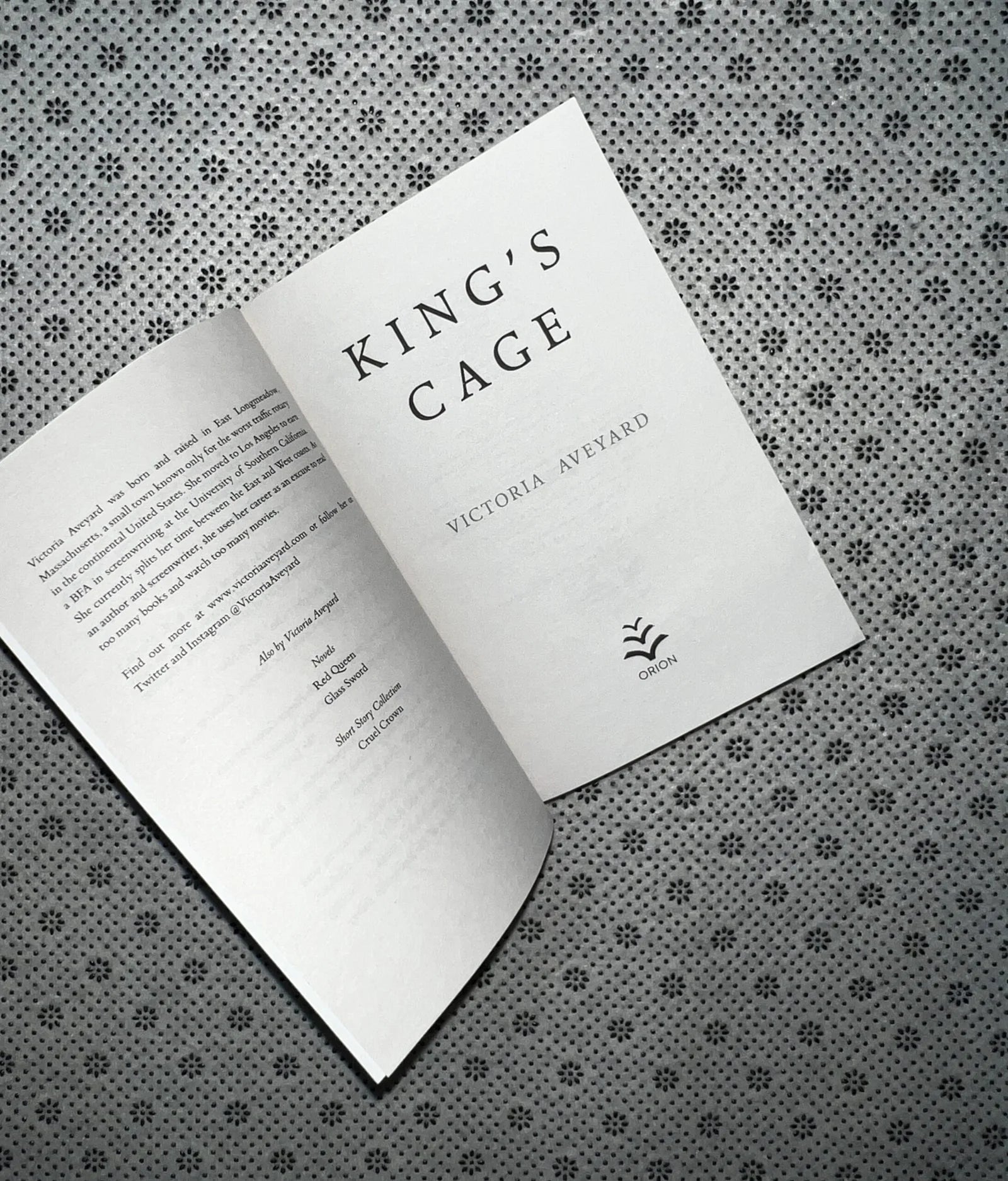 kings cage red queen series book 3 by victoria aveyard 1