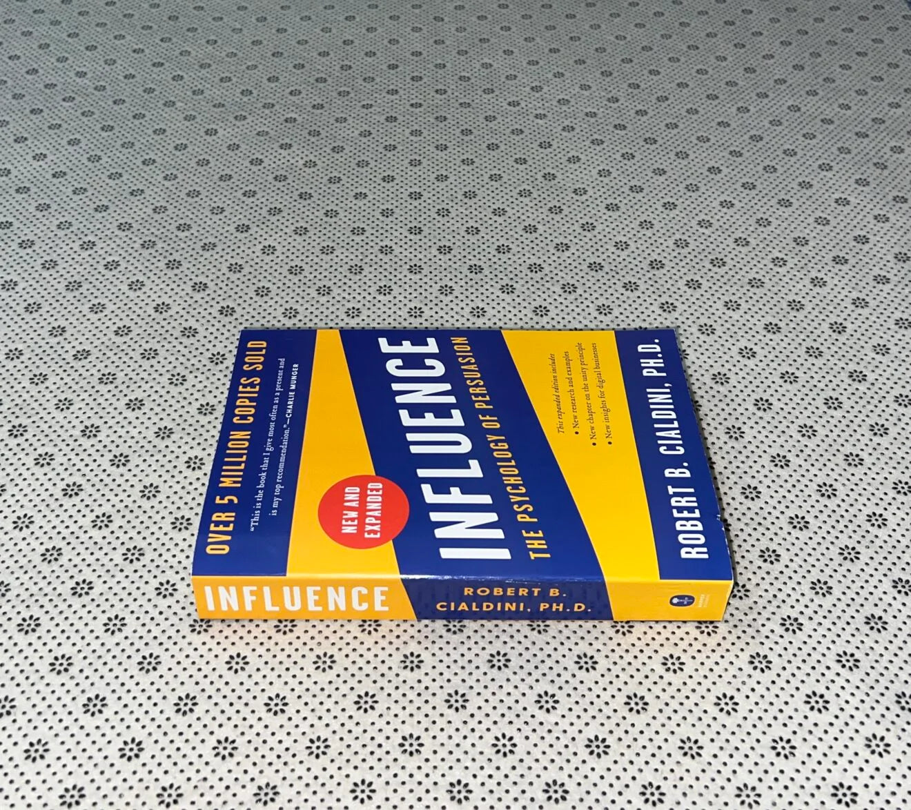 influence new and expanded the psychology of persuasion by robert b cialdini