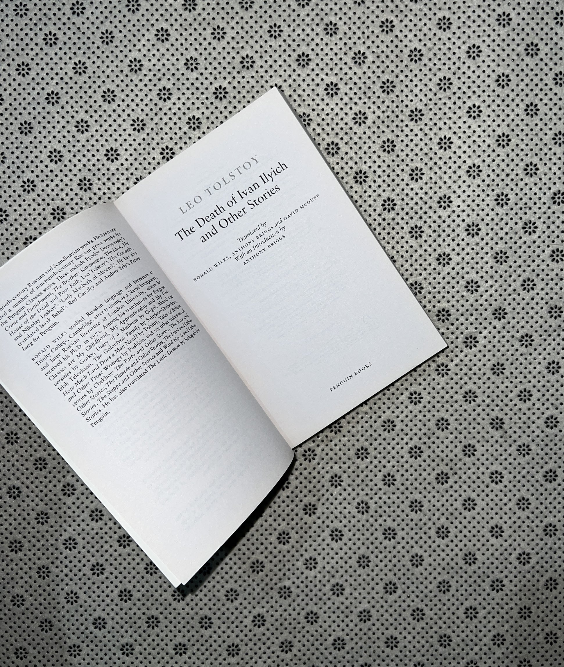 THE DEATH OF IVAN ILYICH AND OTHER STORIES (Penguin Classics) by Leo Tolstoy
