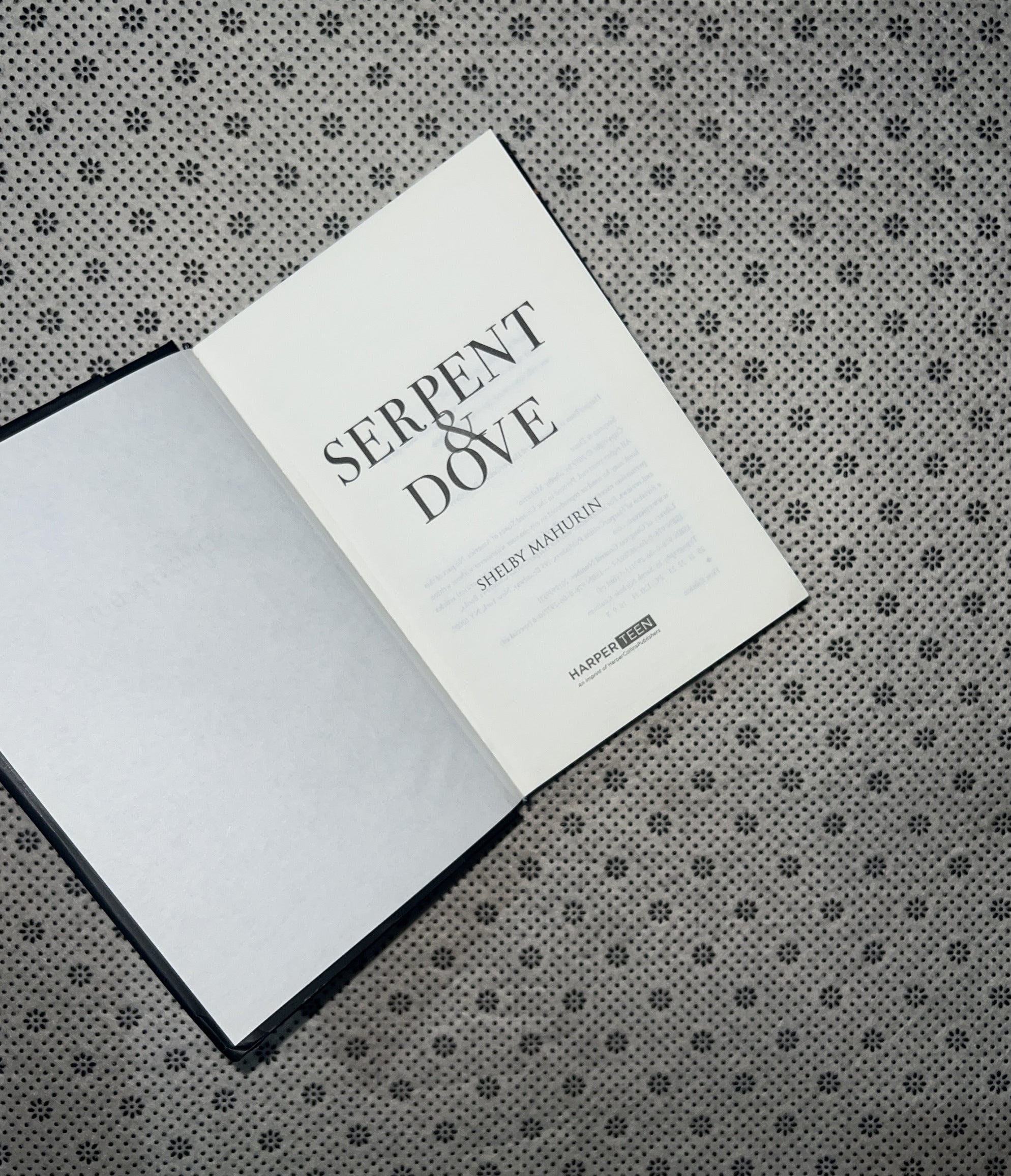 SERPENT & DOVE: Serpent & Dove Series (Book 1) by Shelby Mahurin