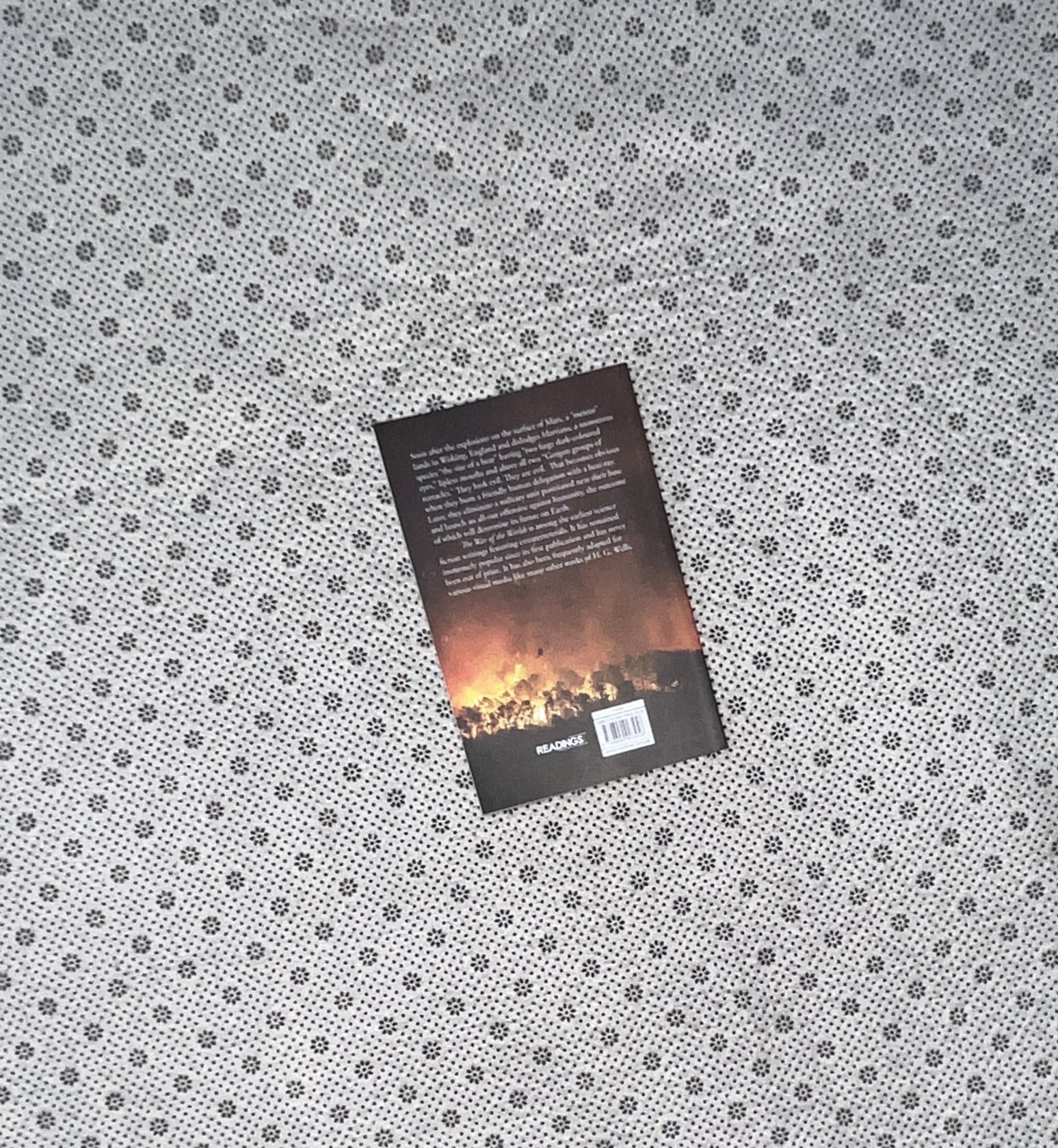 THE WAR OF THE WORLDS (Readings Classics) by H.G. Wells