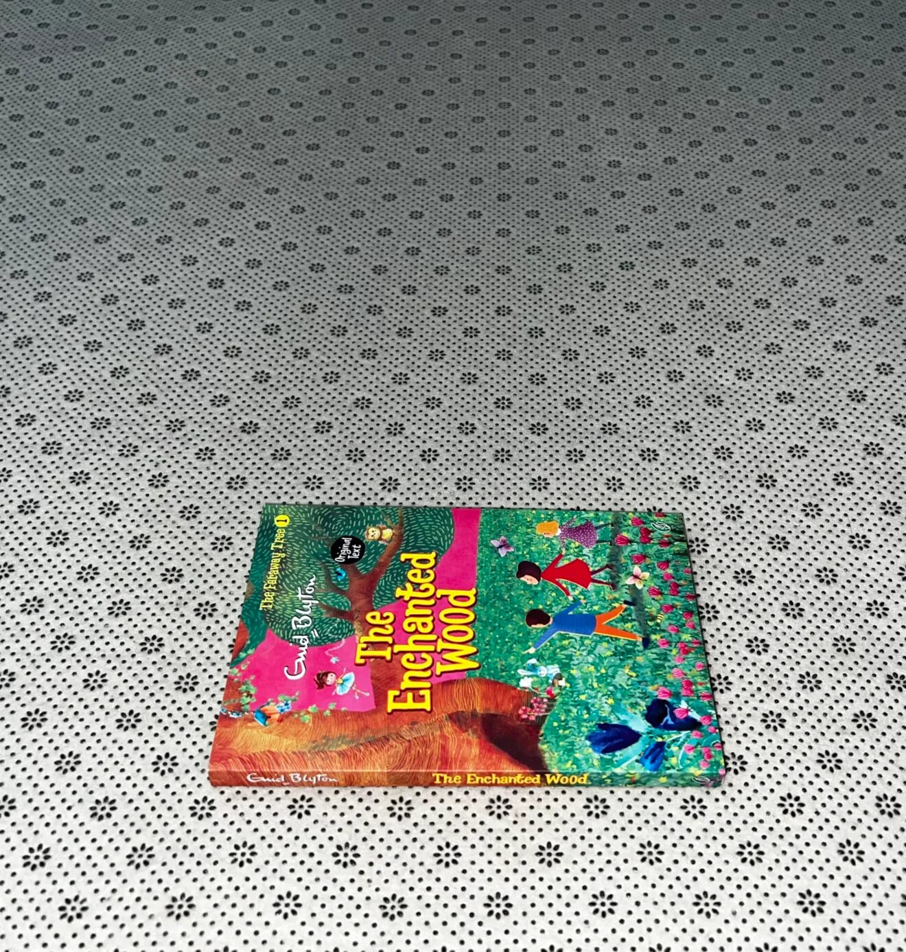 the enchanted wood the faraway tree series book 1 by enid blyton