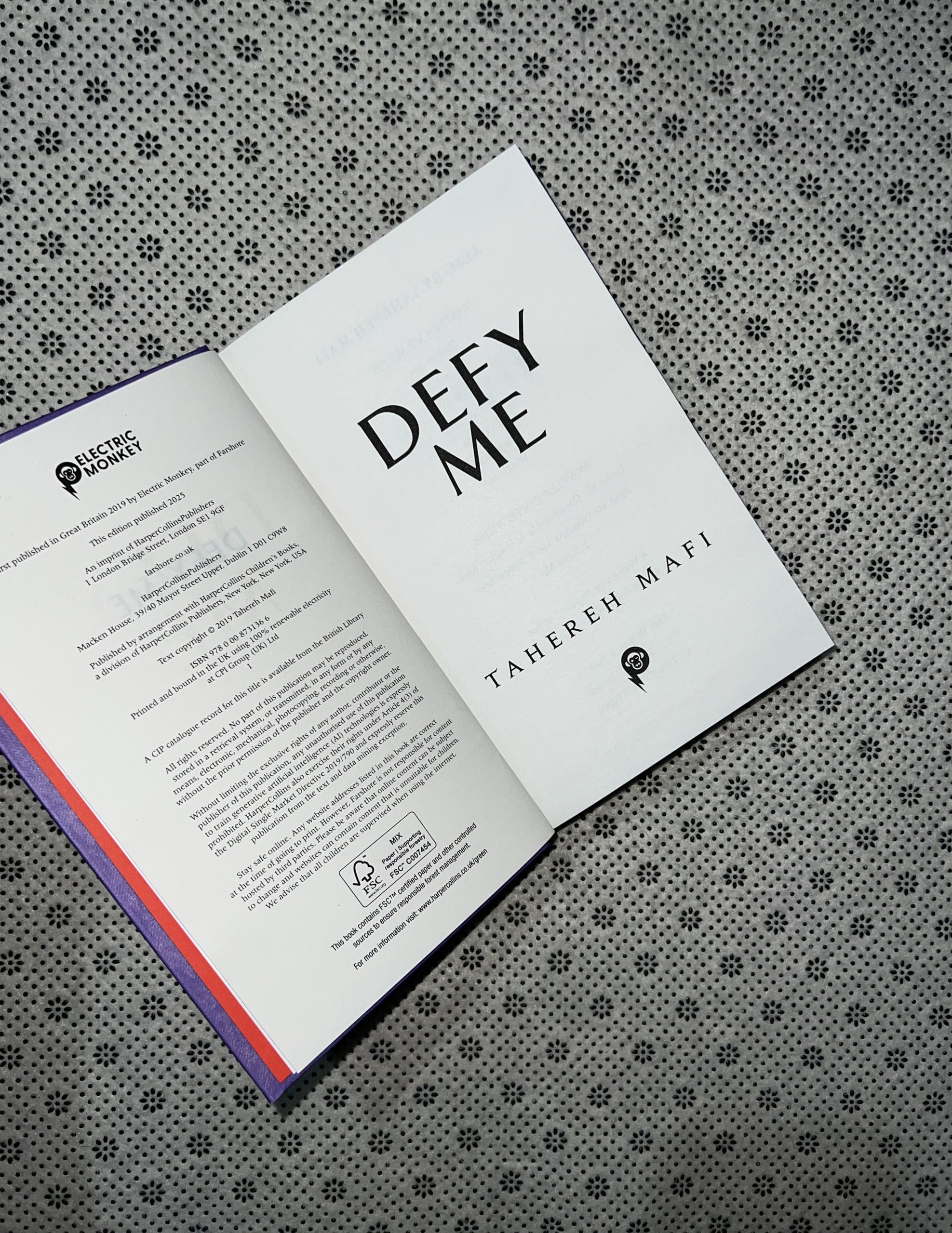 DEFY ME: The Shatter Me Trilogy series Book 5 (Exclusive Collector's Edition) by Tahereh Mafi