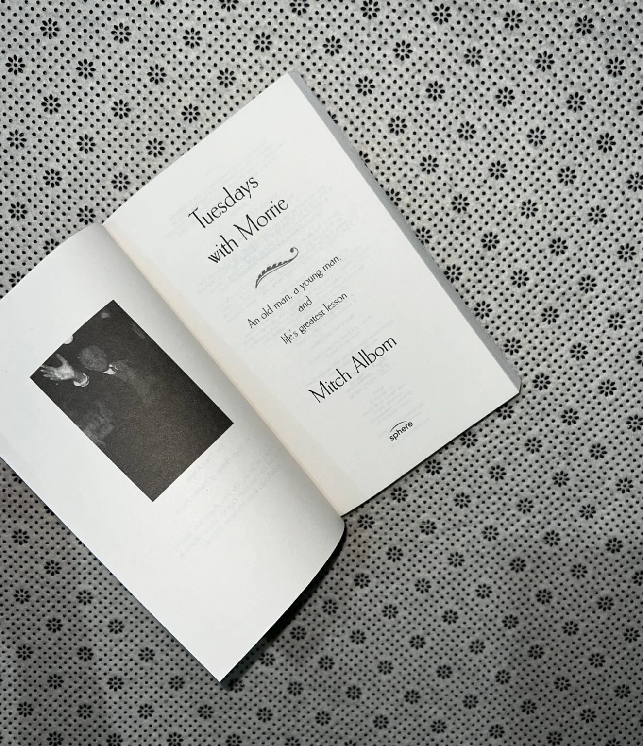 tuesdays with morrie an old man a young man and lifes greatest lesson by mitch albom 1