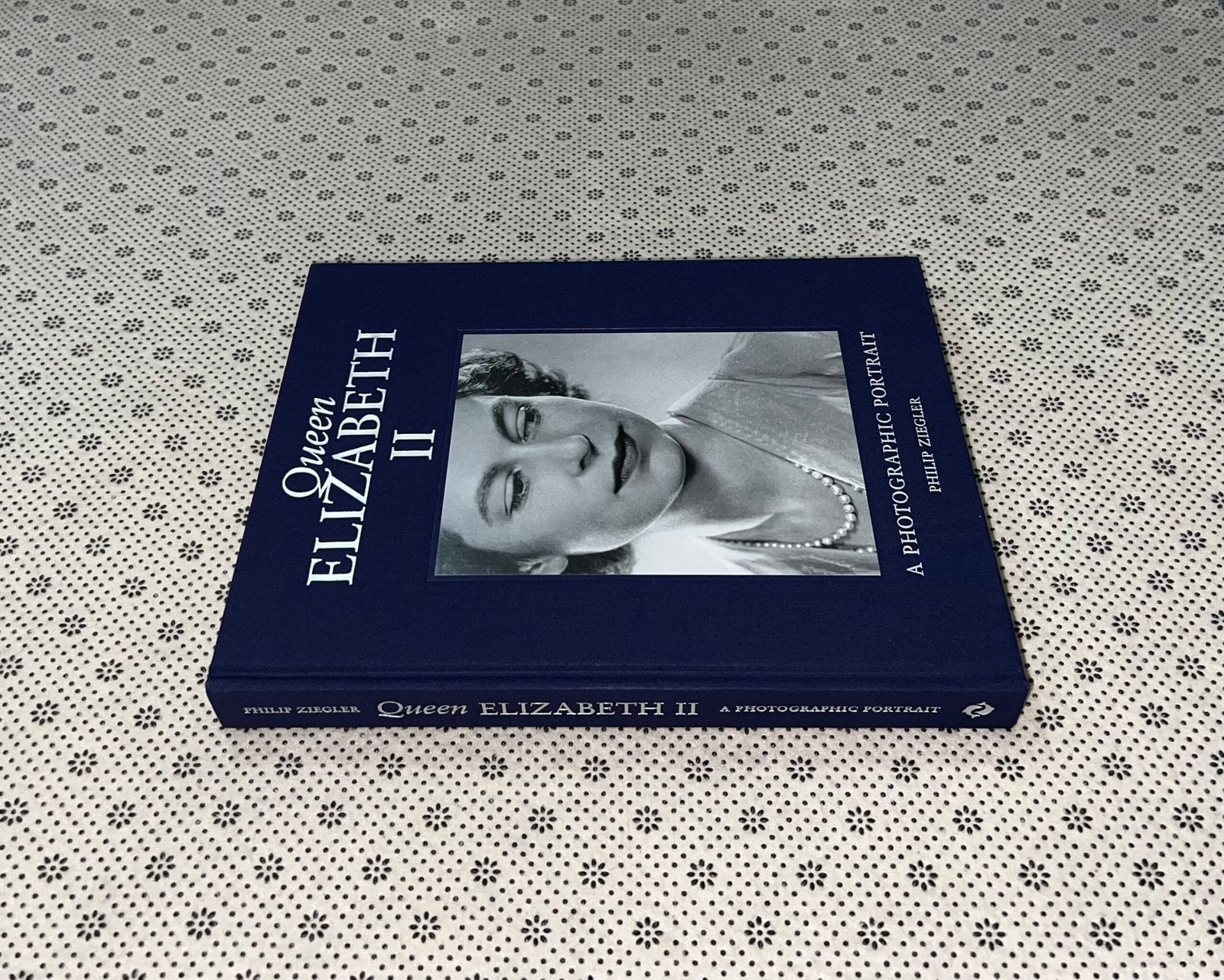 queen elizabeth 2 by jane eastoe