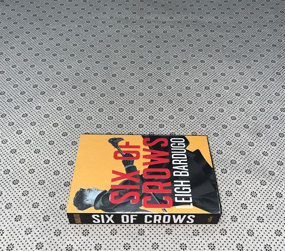 SIX OF CROWS: Six Of Crows Series (Book 1) (Dregs Edition)