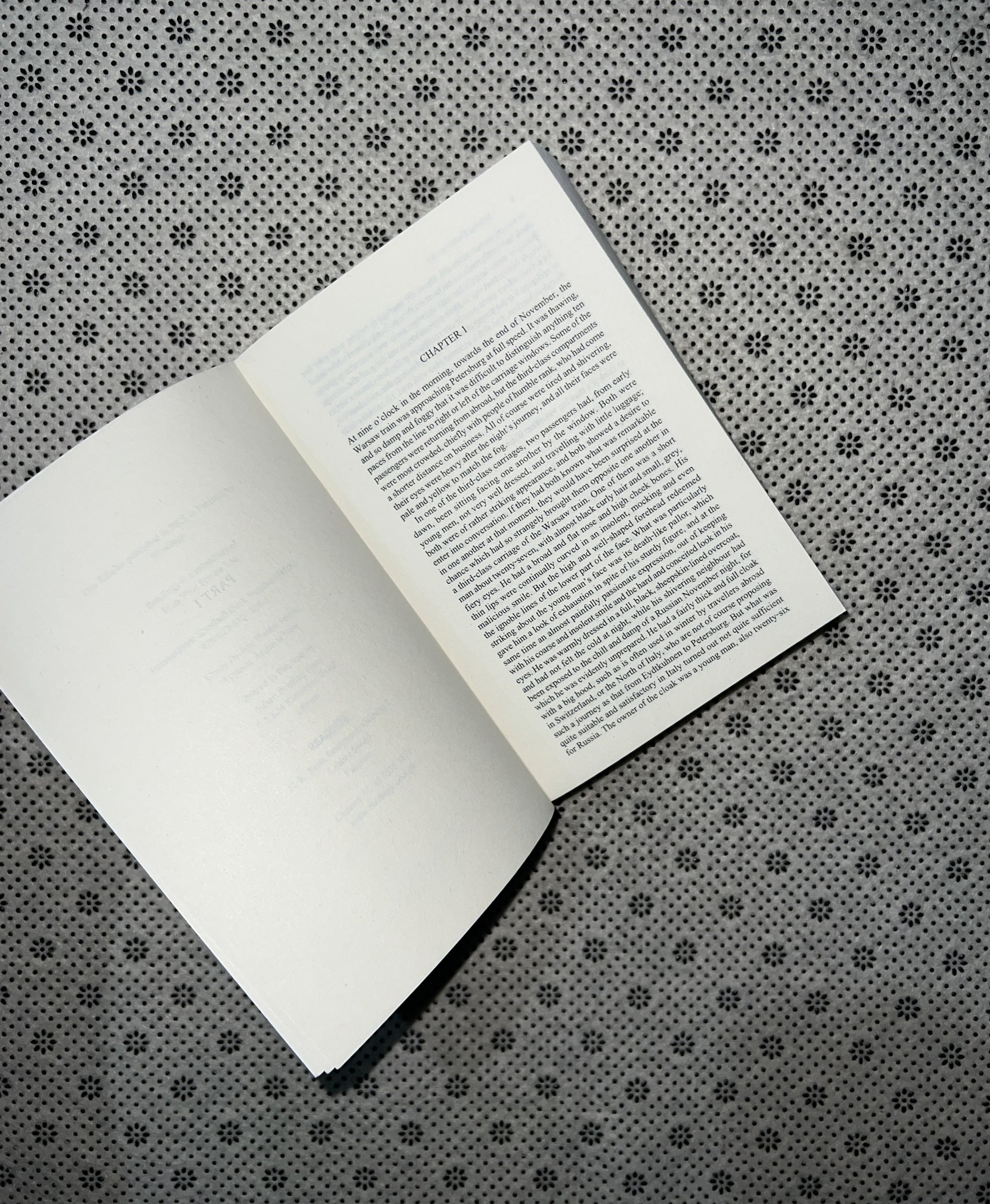 THE IDIOT (Readings Classics) by Fyodor Dostoyevsky
