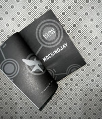 mockingjay the hunger games series book 3 by suzanne collins 1