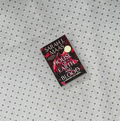 house of earth and blood crescent city series book 1 by sarah j maas