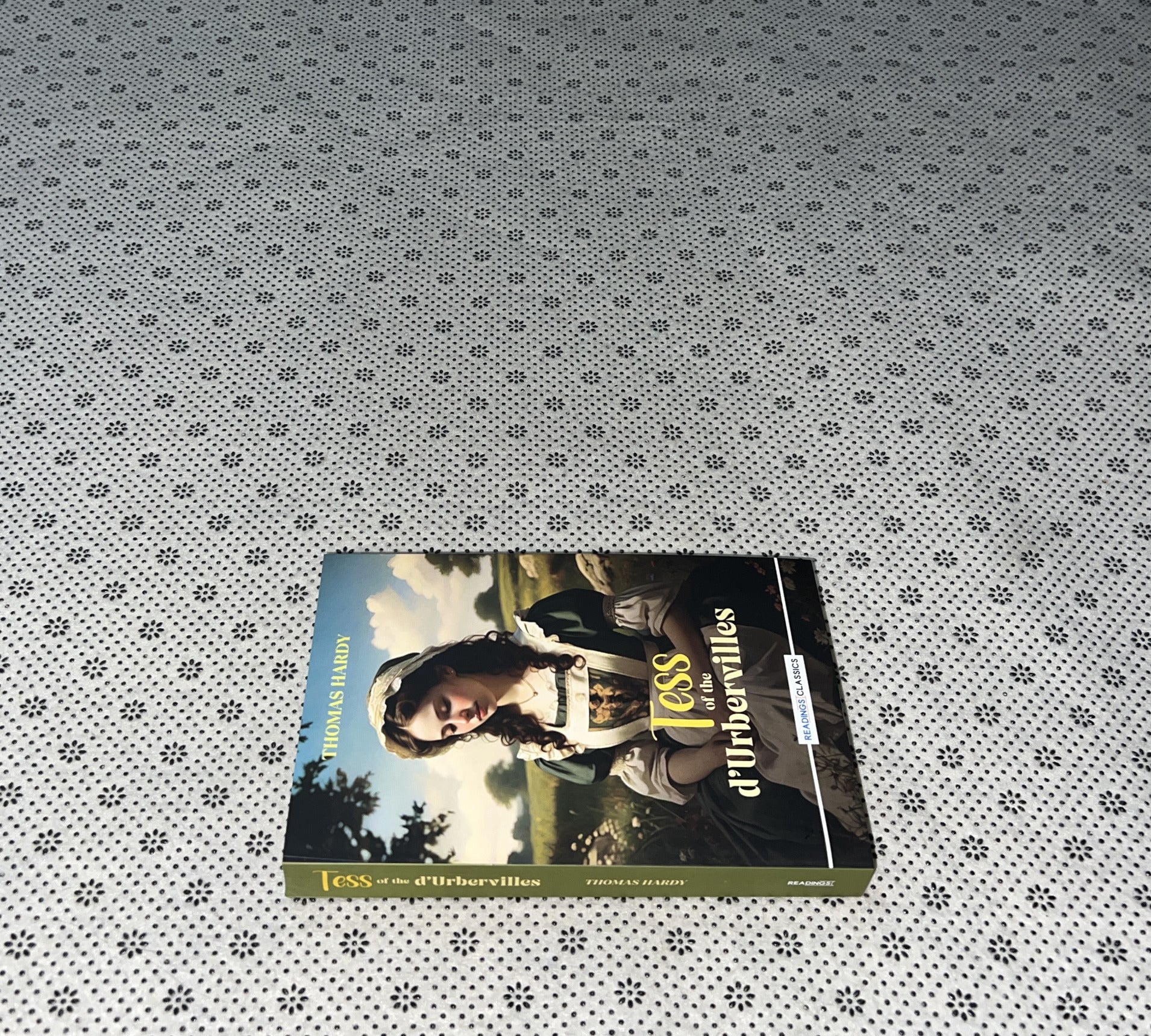 TESS OF THE D'URBERVILLES (Readings Classics) by Thomas Hardy
