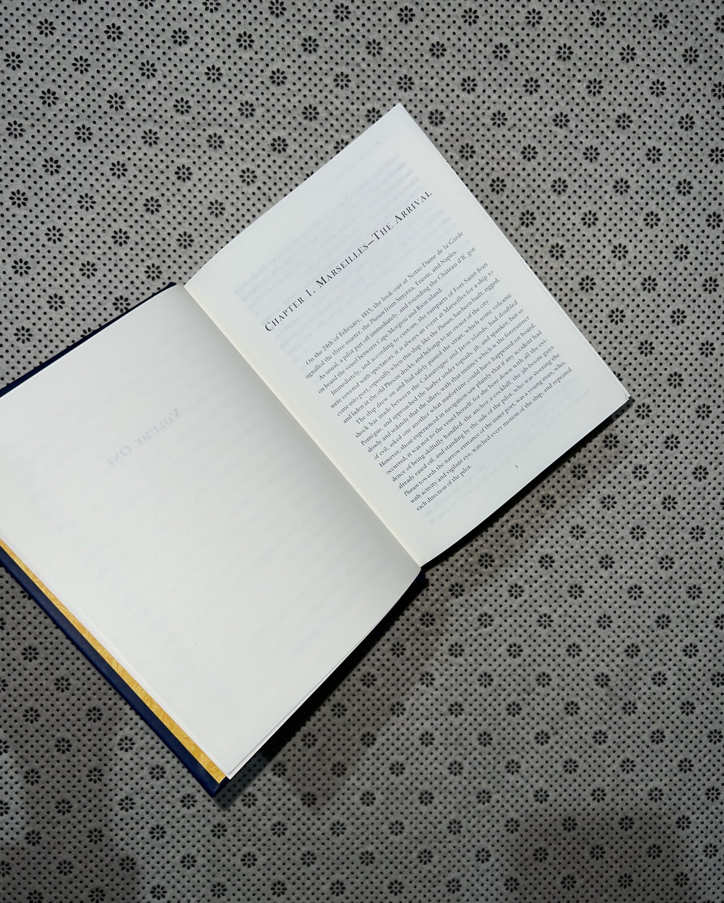 THE COUNT OF MONTE CRISTO (Chartwell Deluxe Editions) by Alexandre Dumas