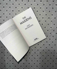 the maidens by alex michaelides 1