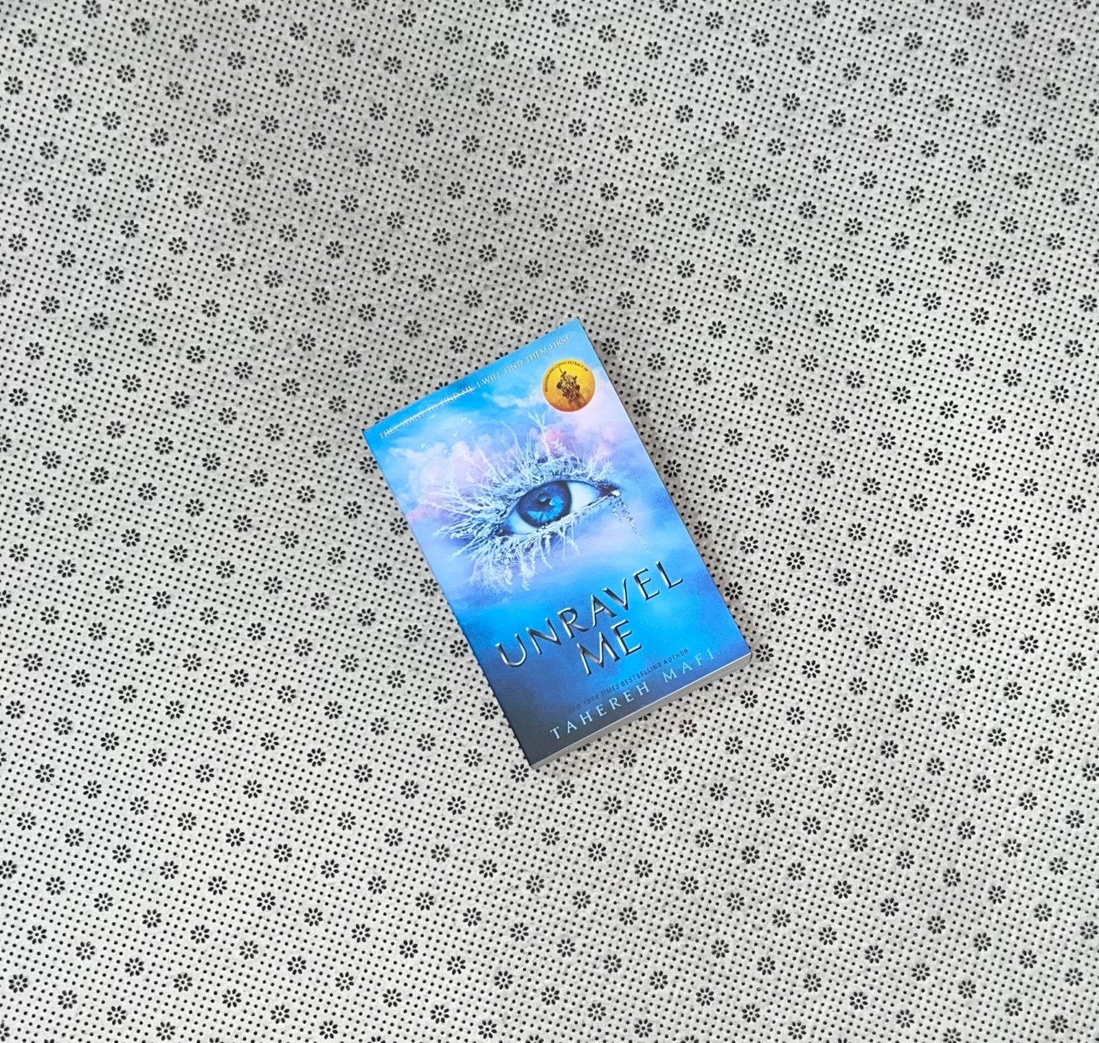 unravel me shatter me series book 2 by tahereh mafi 1