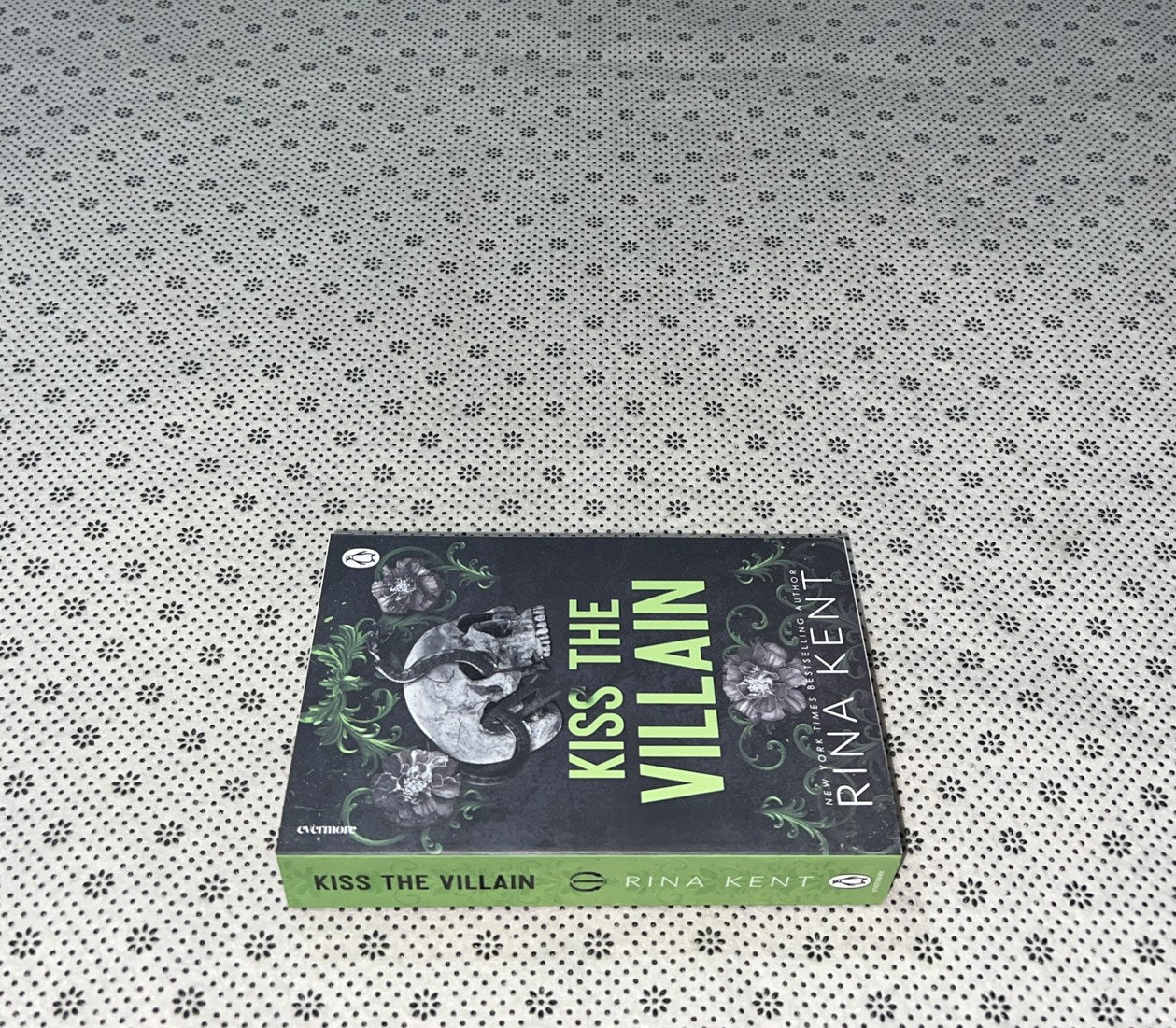 KISS THE VILLAIN: (A Dark MM Enemies to Lovers Romance) by Rina Kent 