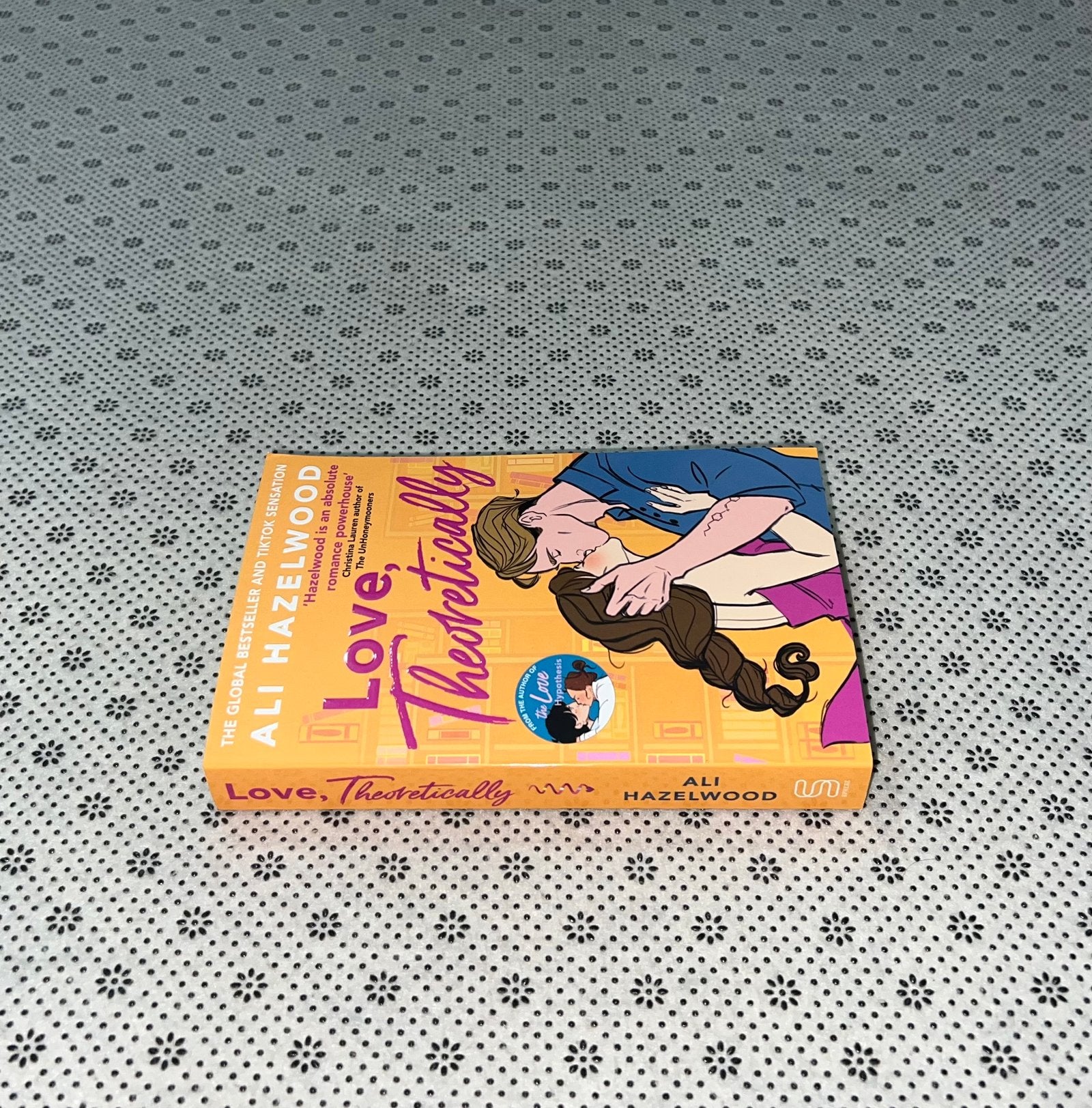 love theoretically by ali hazelwood