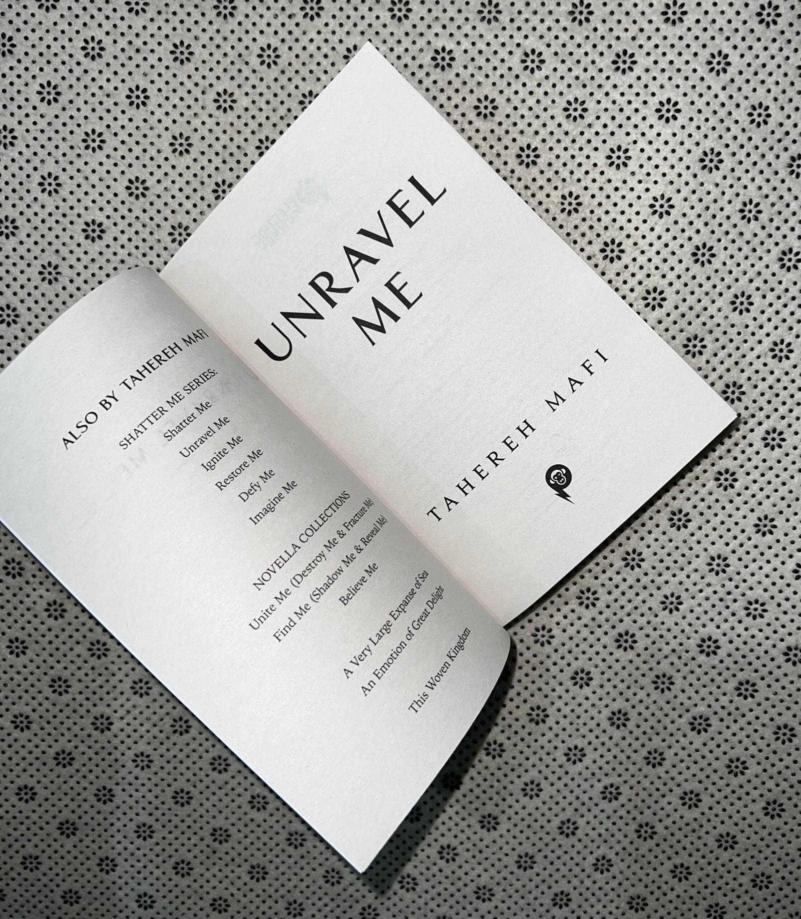 unravel me shatter me series book 2 by tahereh mafi 1