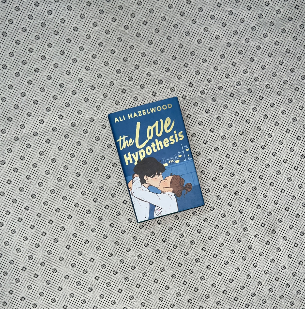 THE LOVE HYPOTHESIS by Ali Hazelwood
