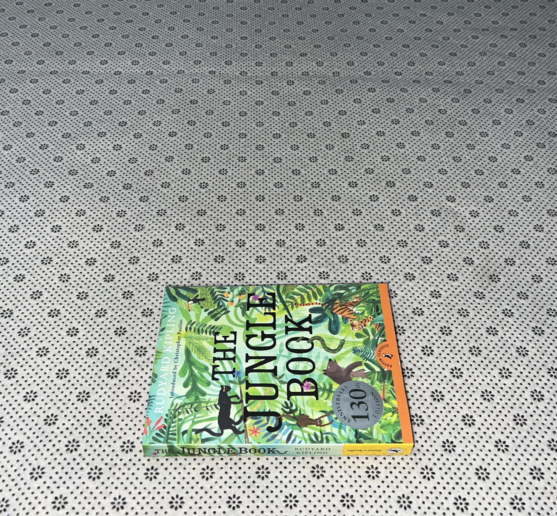 THE JUNGLE BOOK (Puffin Classics) by Rudyard Kipling
