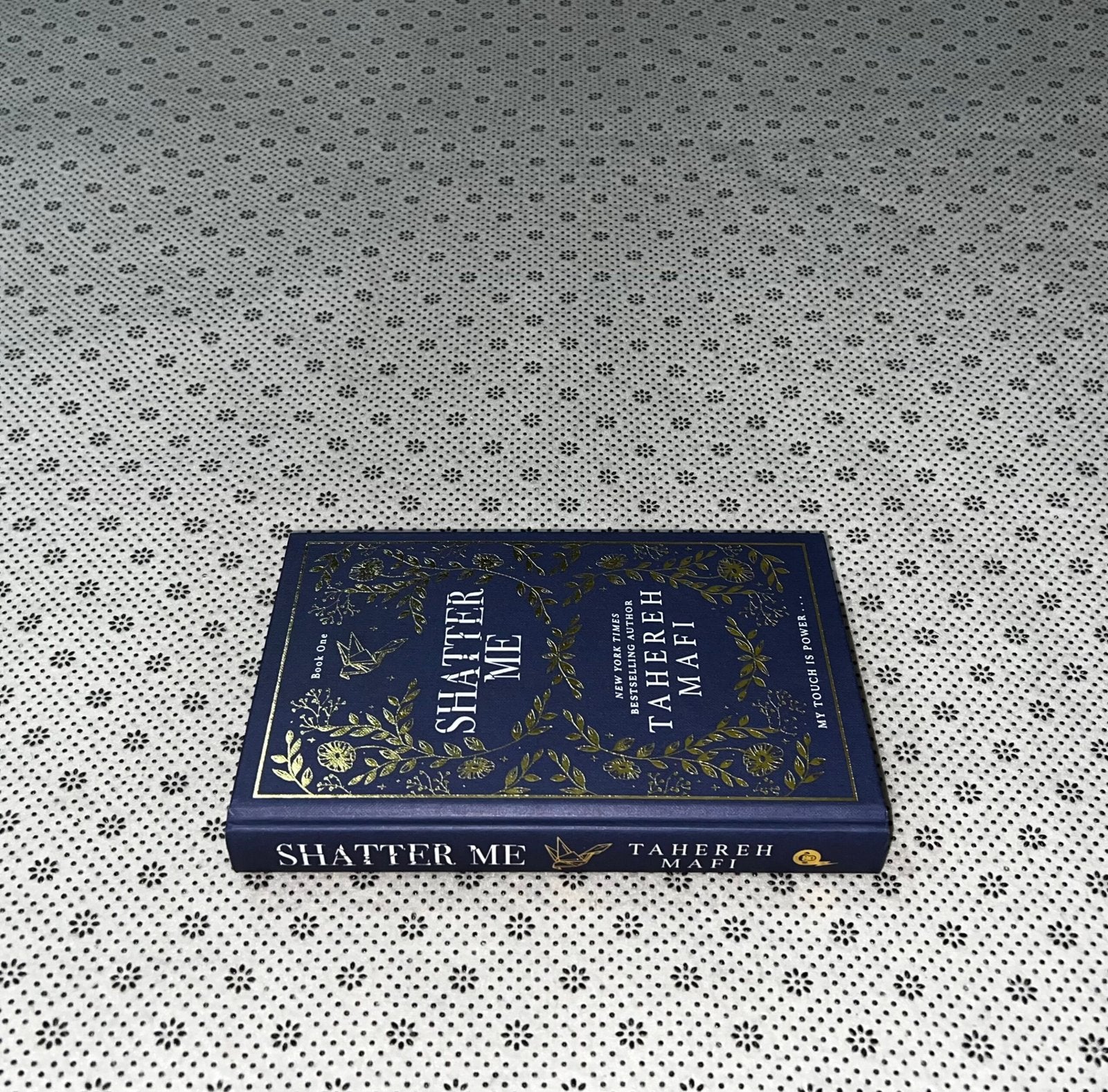 shatter me shatter me series book 1 collectors edition by tahereh mafi