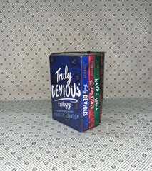 truly devious 3 book box set truly devious vanishing stair and hand on the wall by maureen johnson