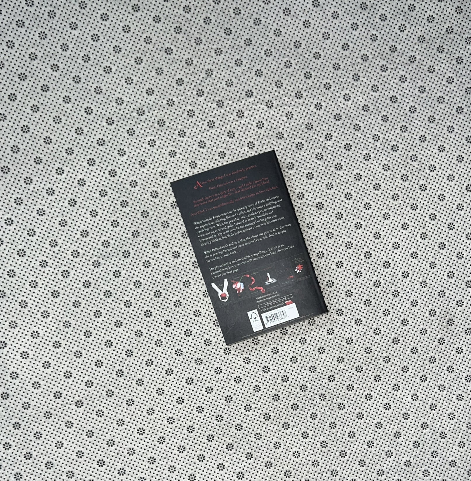 TWILIGHT by Stephenie Meyer